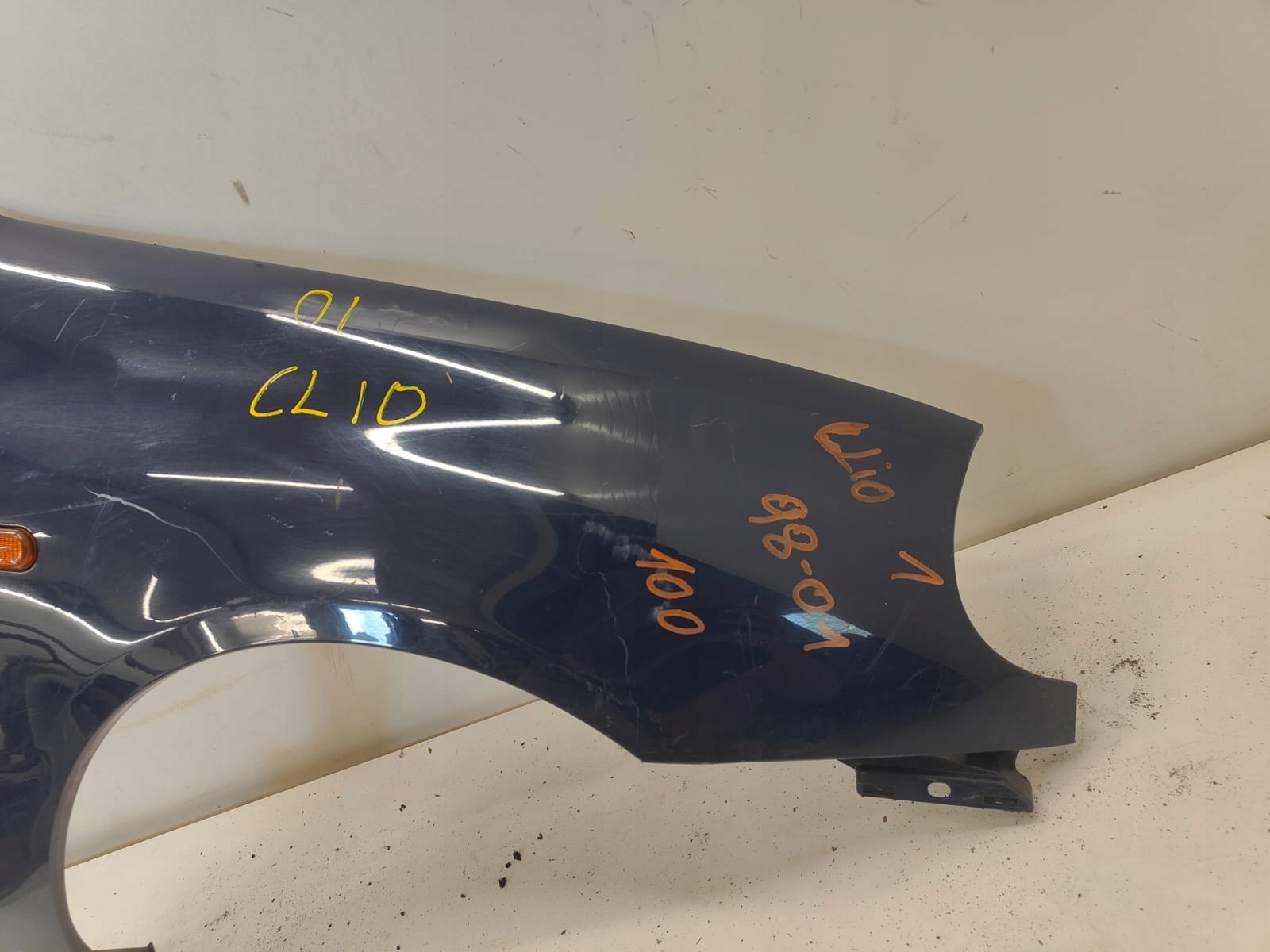 Renault clio I 98-01 PRAVY PREDNY BLATNIK MODRY