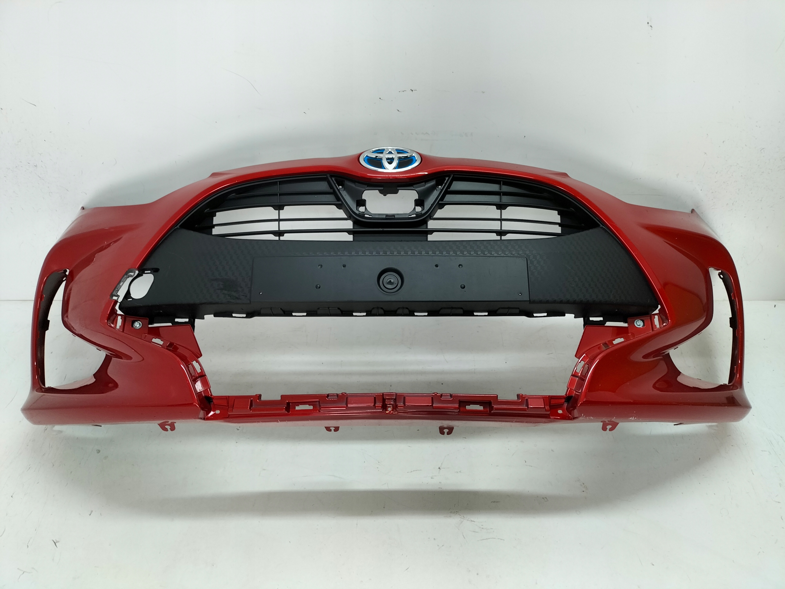 PREDNÝ NÁRAZNÍK TOYOTA YARIS 4 IV 20-