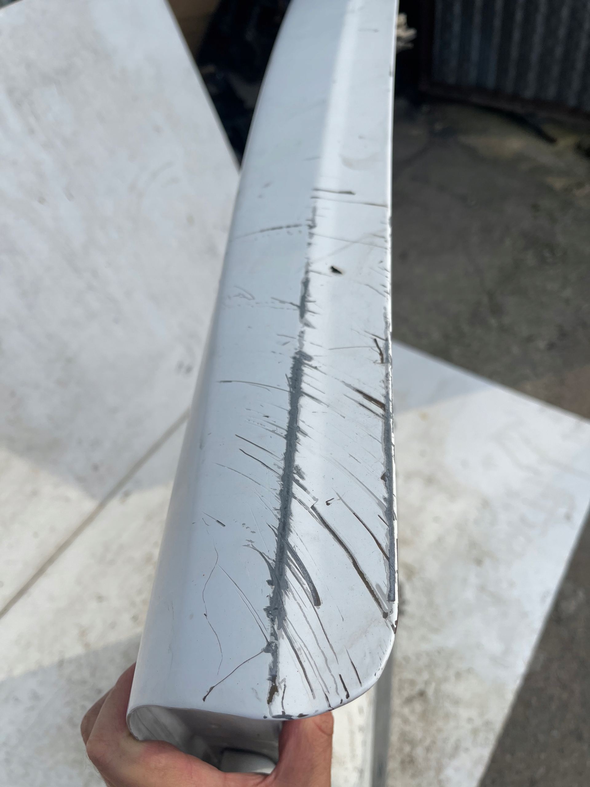 PRAVÉ ZADNÉ DVERE TRAFIC VIVARO 01-