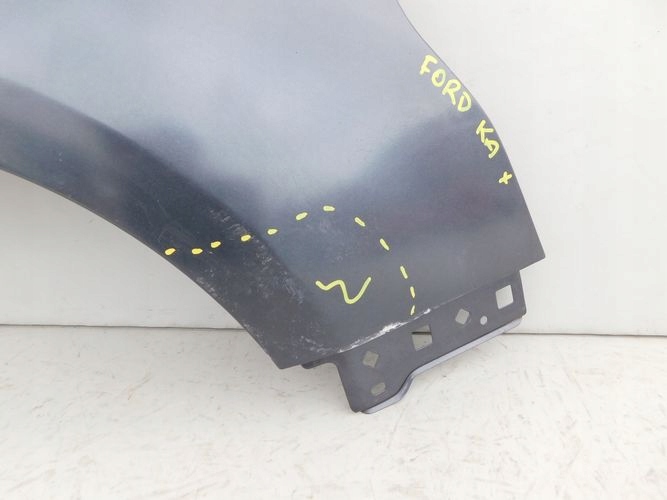 FORD KA PLUS PRAVY PREDNY BLATNIK