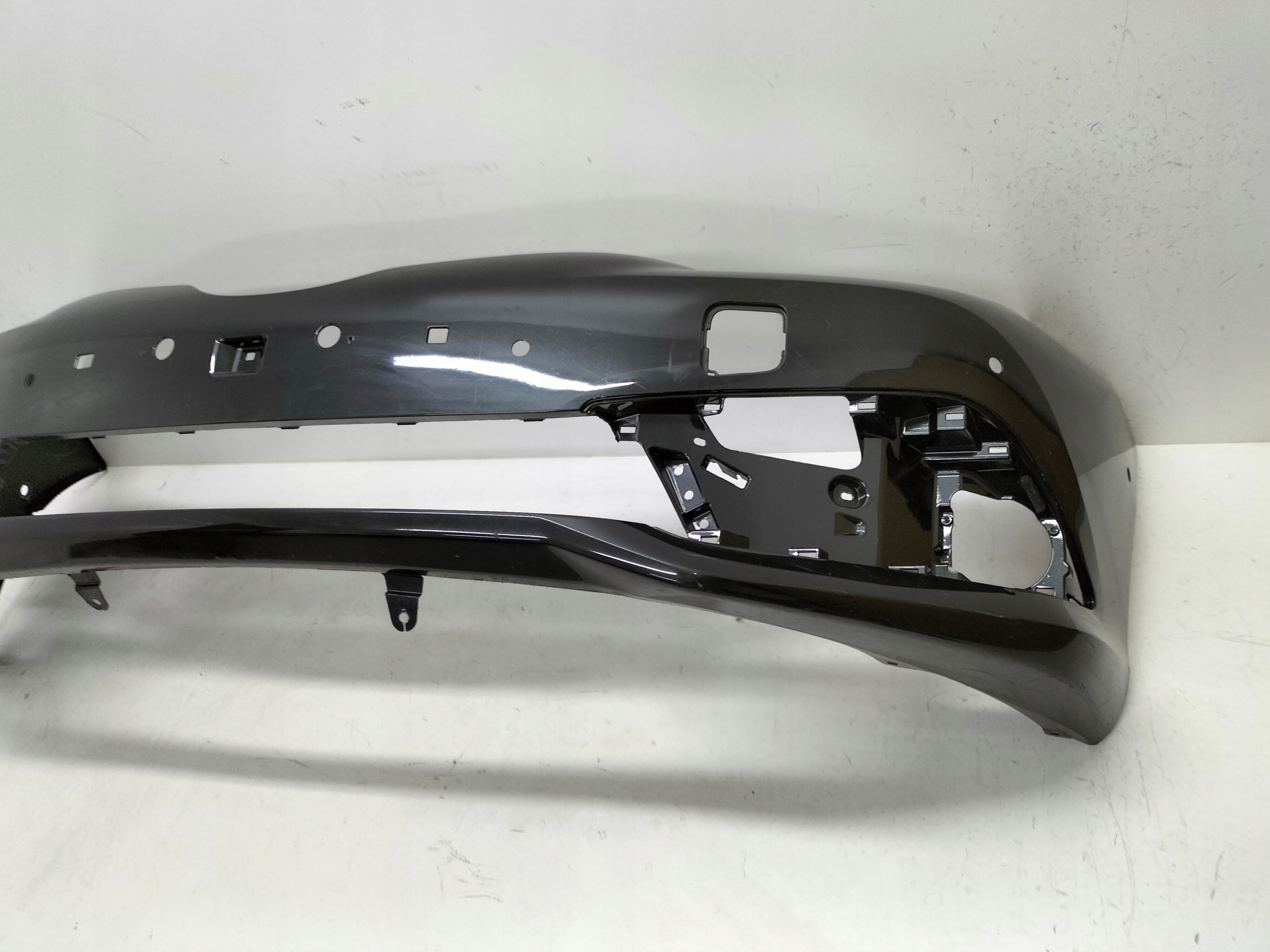 PREDNÝ NÁRAZNÍK TOYOTA AURIS II LIFT 15-