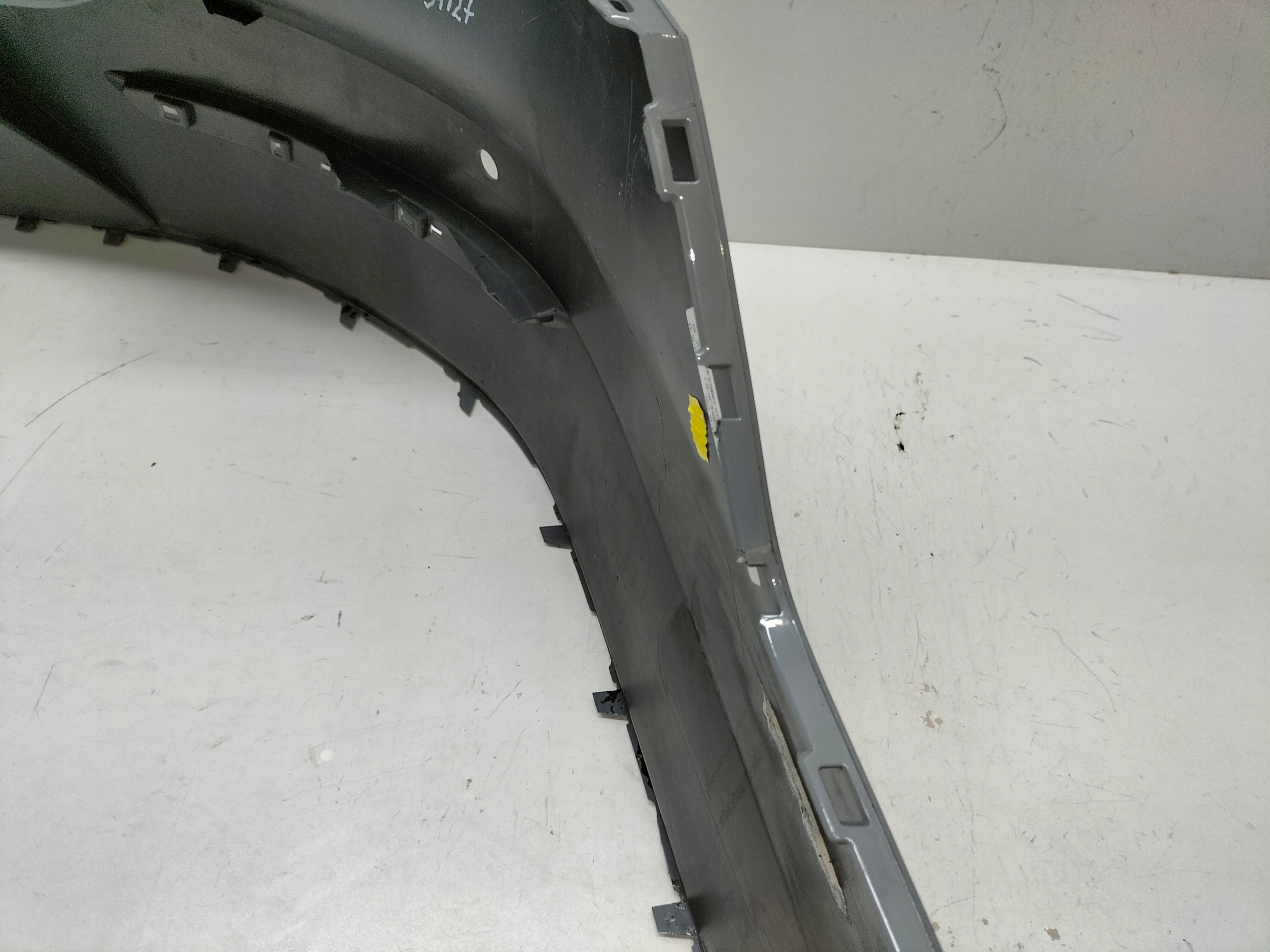ZADNÝ NÁRAZNÍK VW ARTEON 17-