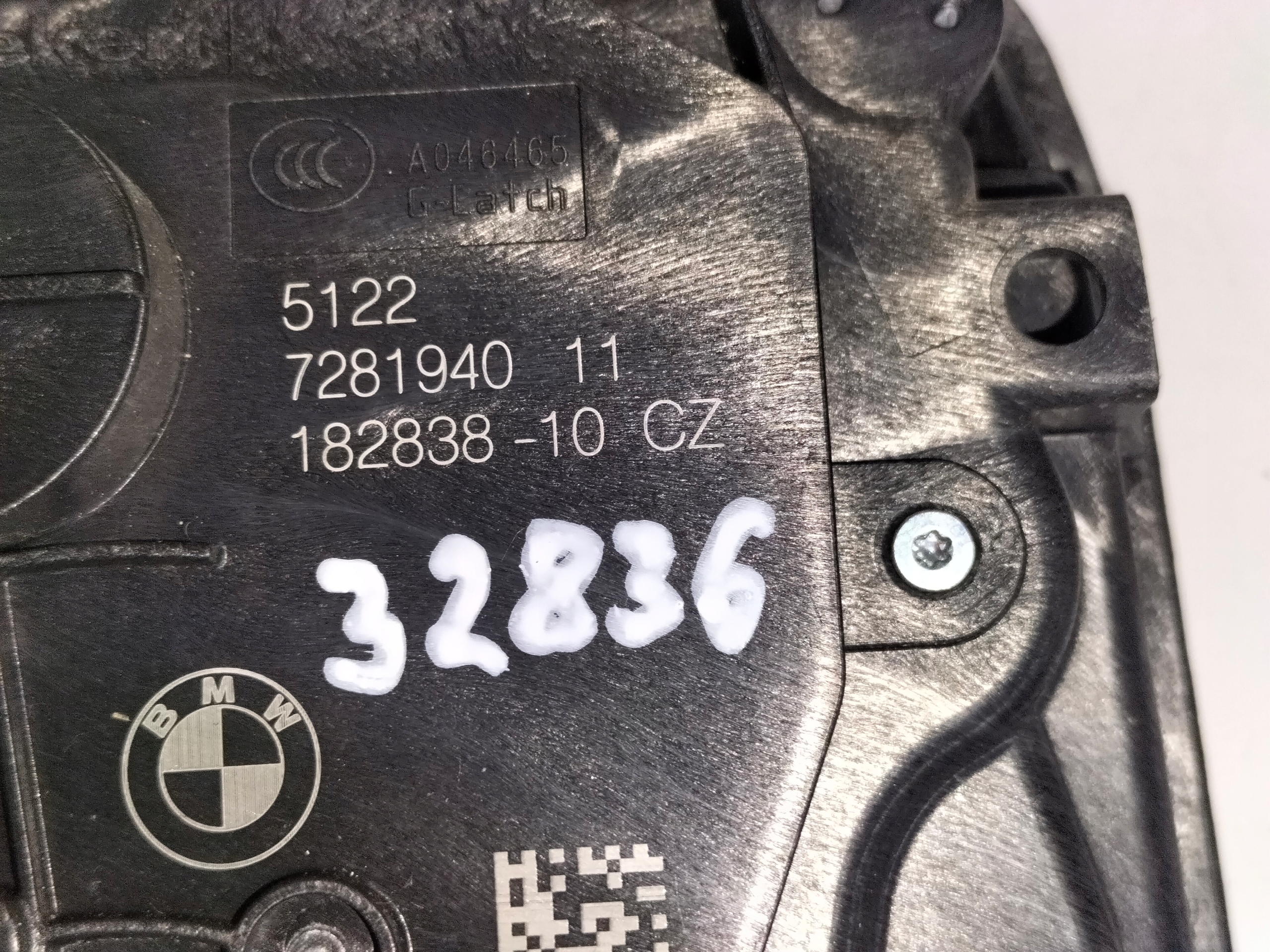 ZÁMOK PRAVÝCH ZADNÝCH DVERÍ BMW X1 F48 15-