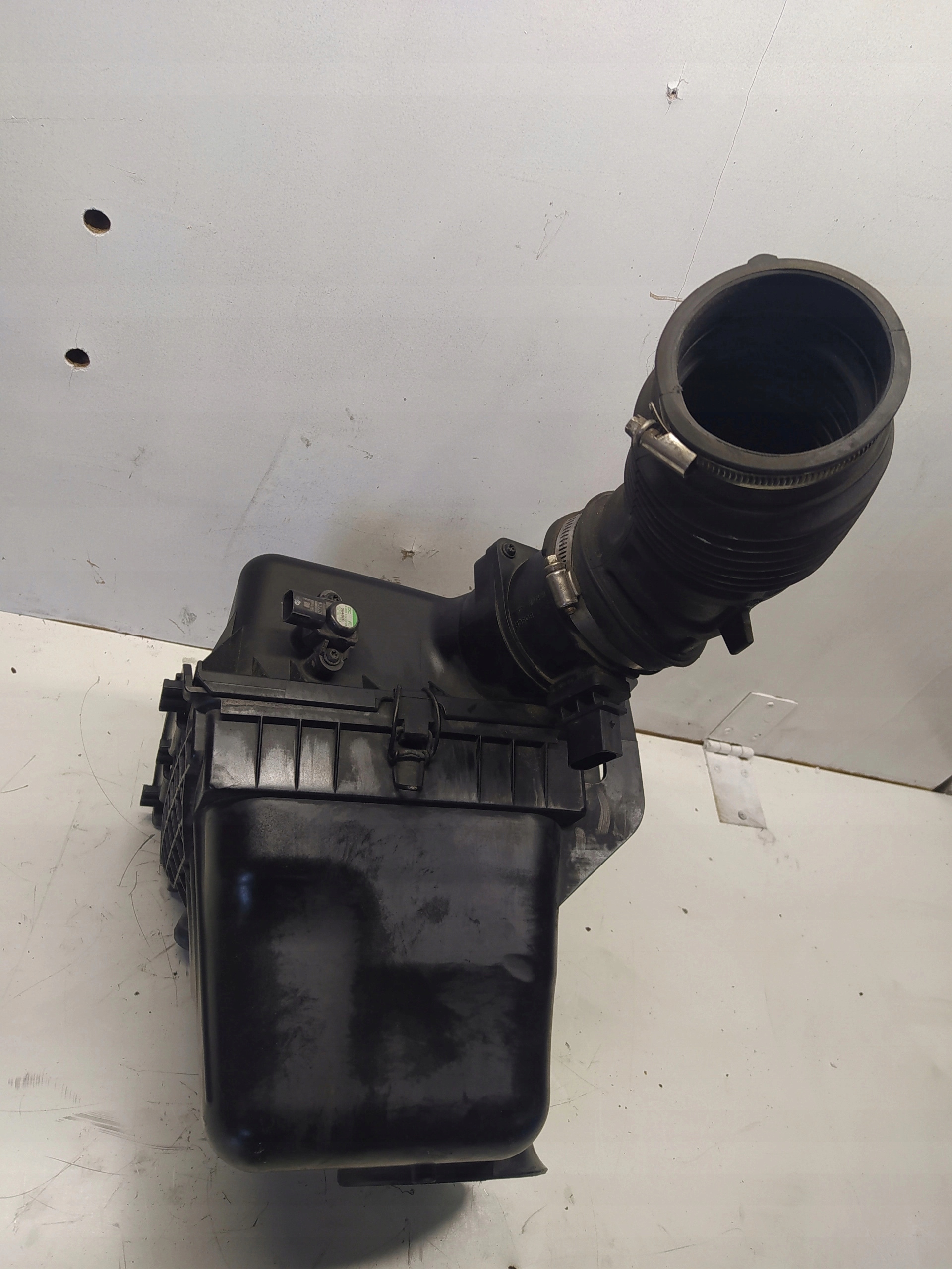 CHRYSLER 300C 3.0 CRD OBAL FILTERA 05281522AB