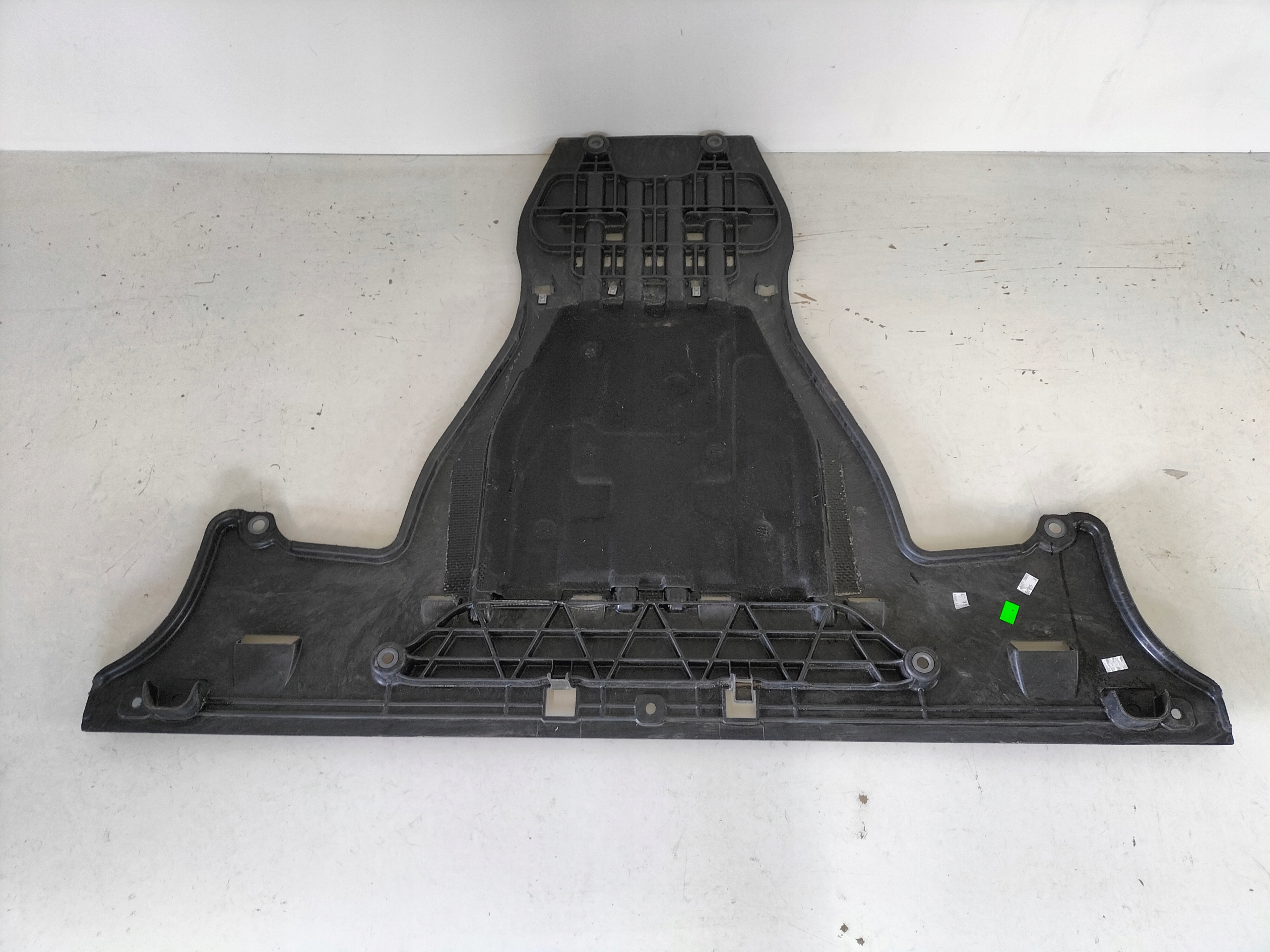 ZADNÝ KRYT PODVOZKU VW ID3 19-