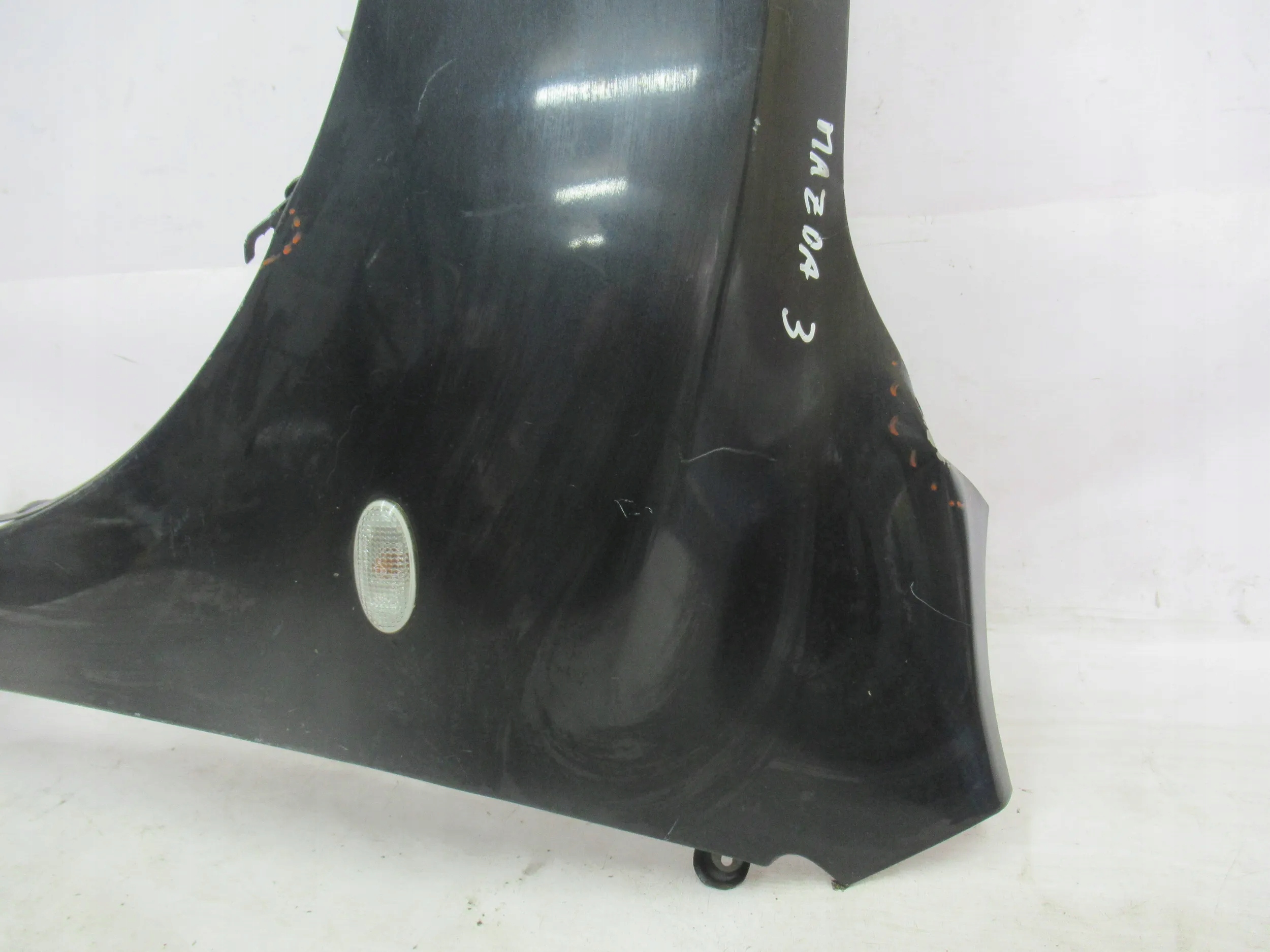 BLATNIK PREDNÝ LAVY Mazda 3 BL 09-