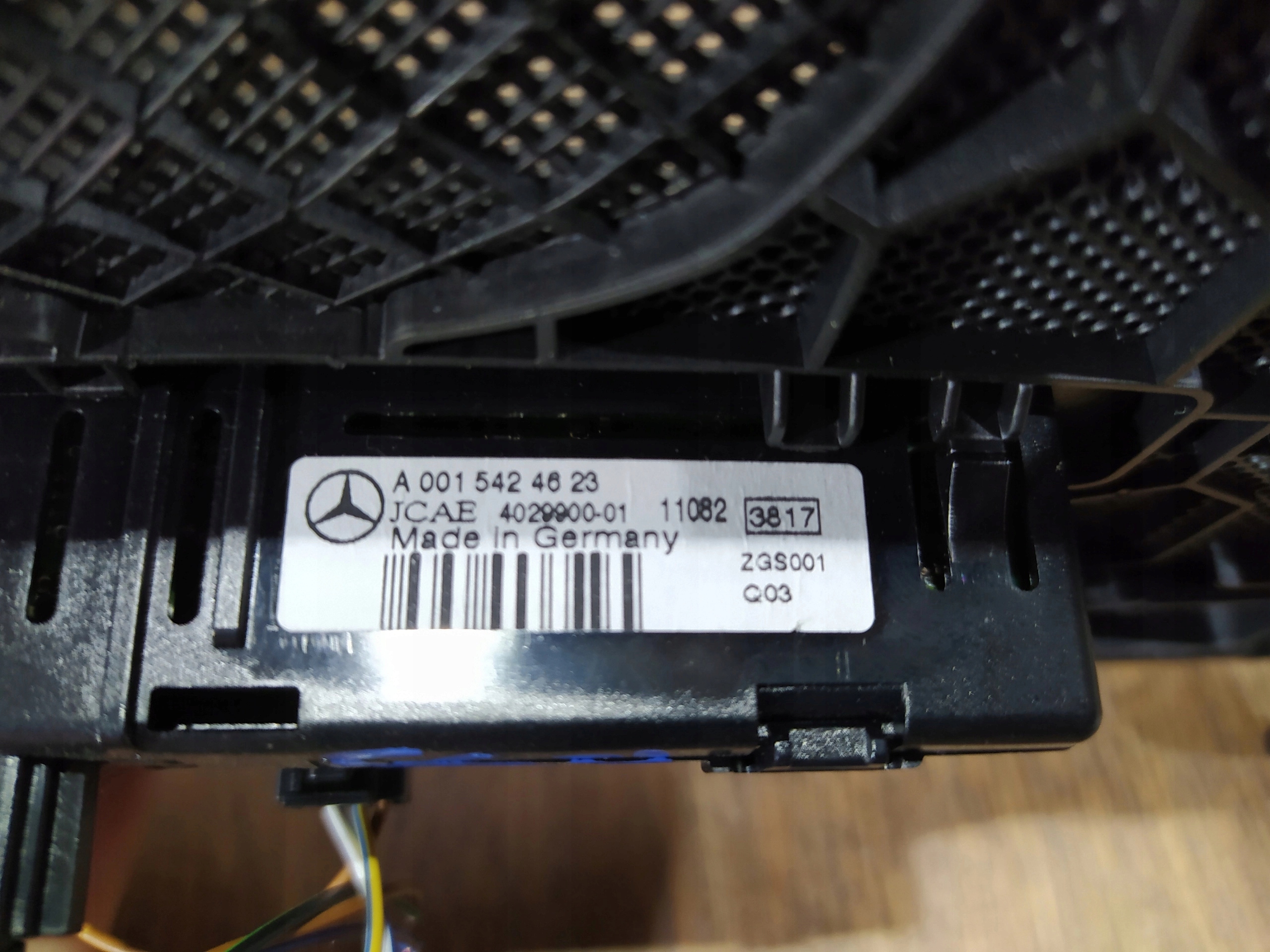 MERCEDES W 207 DISPLEJ PDC PREDNA A0015424623