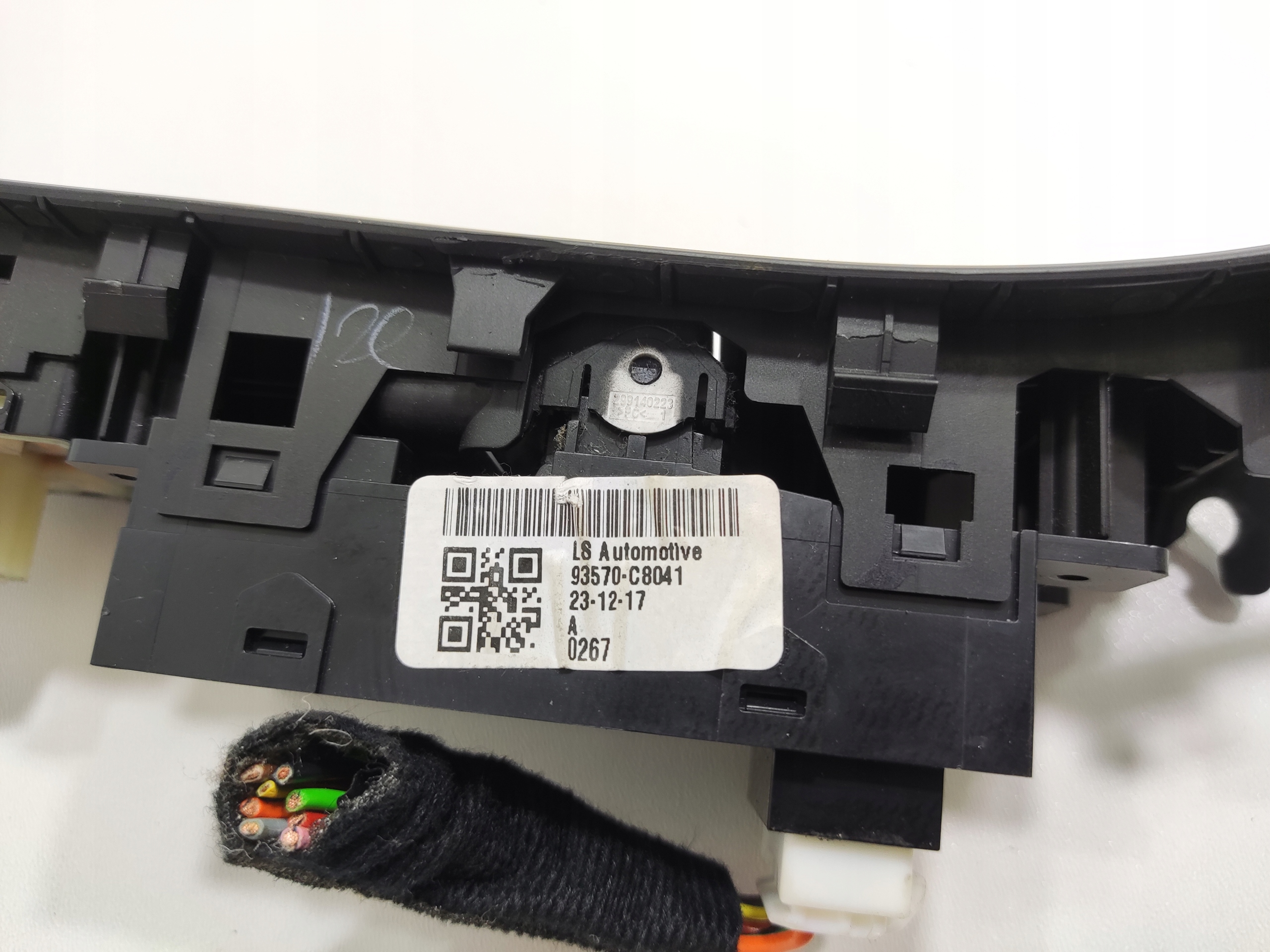 LAVY PREDNY VYPINAC STAHOVANIA OKIEN HYUNDAI I20 II 2014-2018 93570-C8041