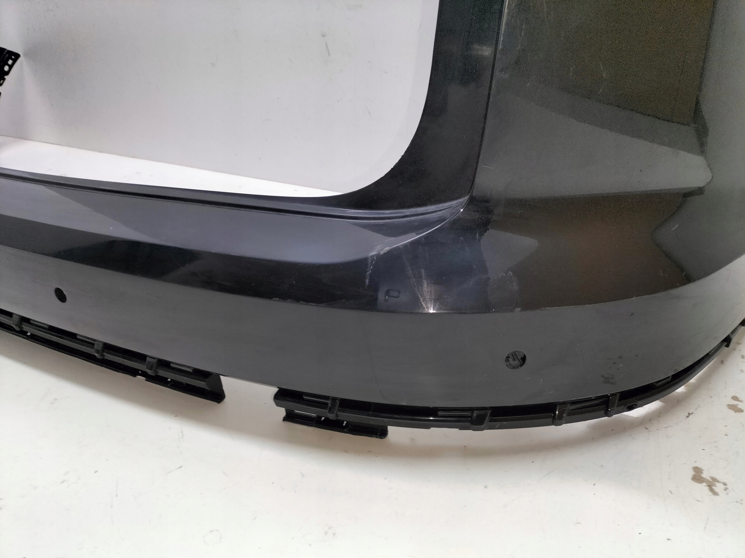 ZADNÝ NÁRAZNÍK VW TOUAREG III 18-