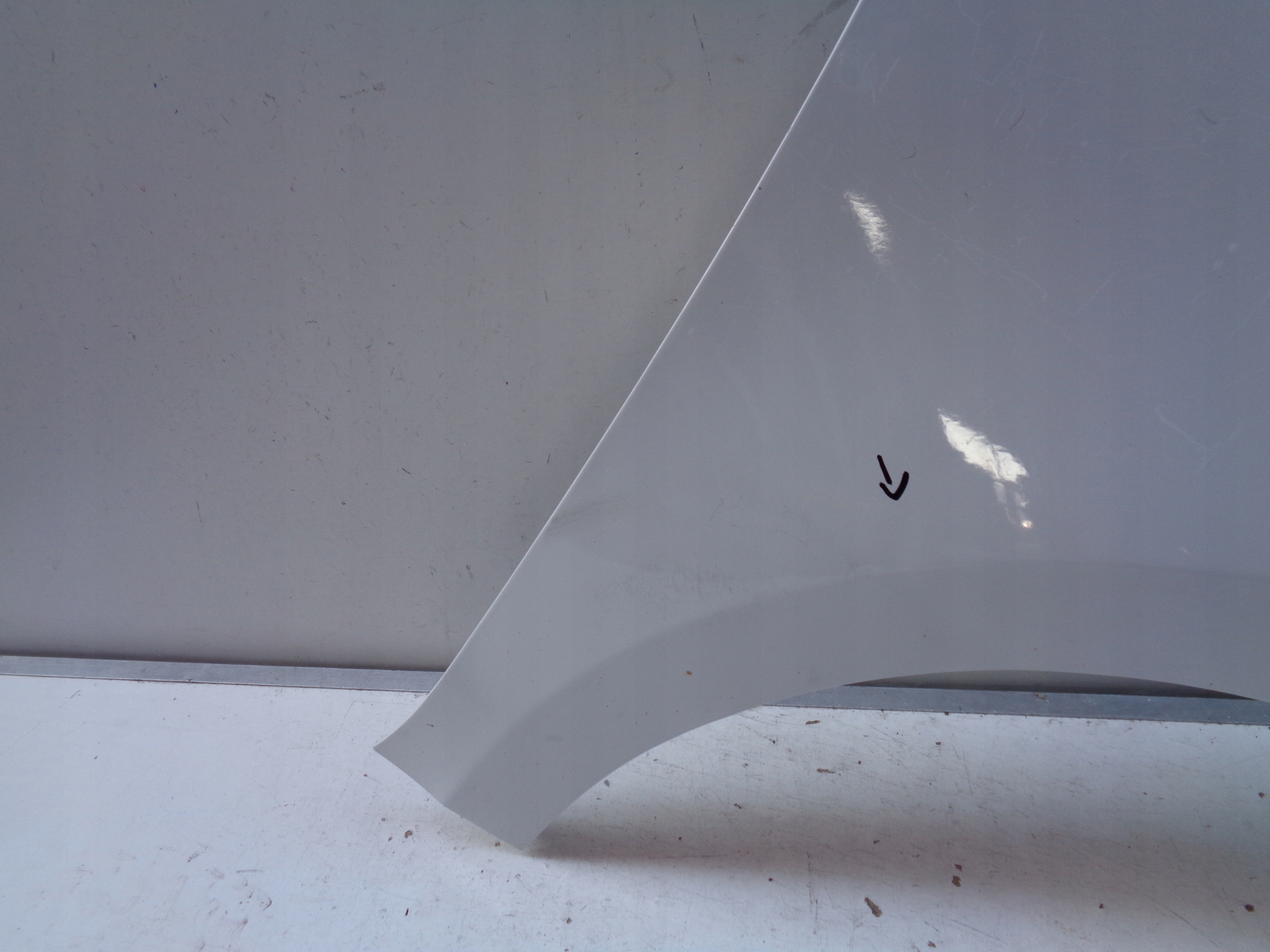 PRAVÝ PREDNÝ BLATNÍK VW UP 1S 1S0 16- LIFT NR 44943