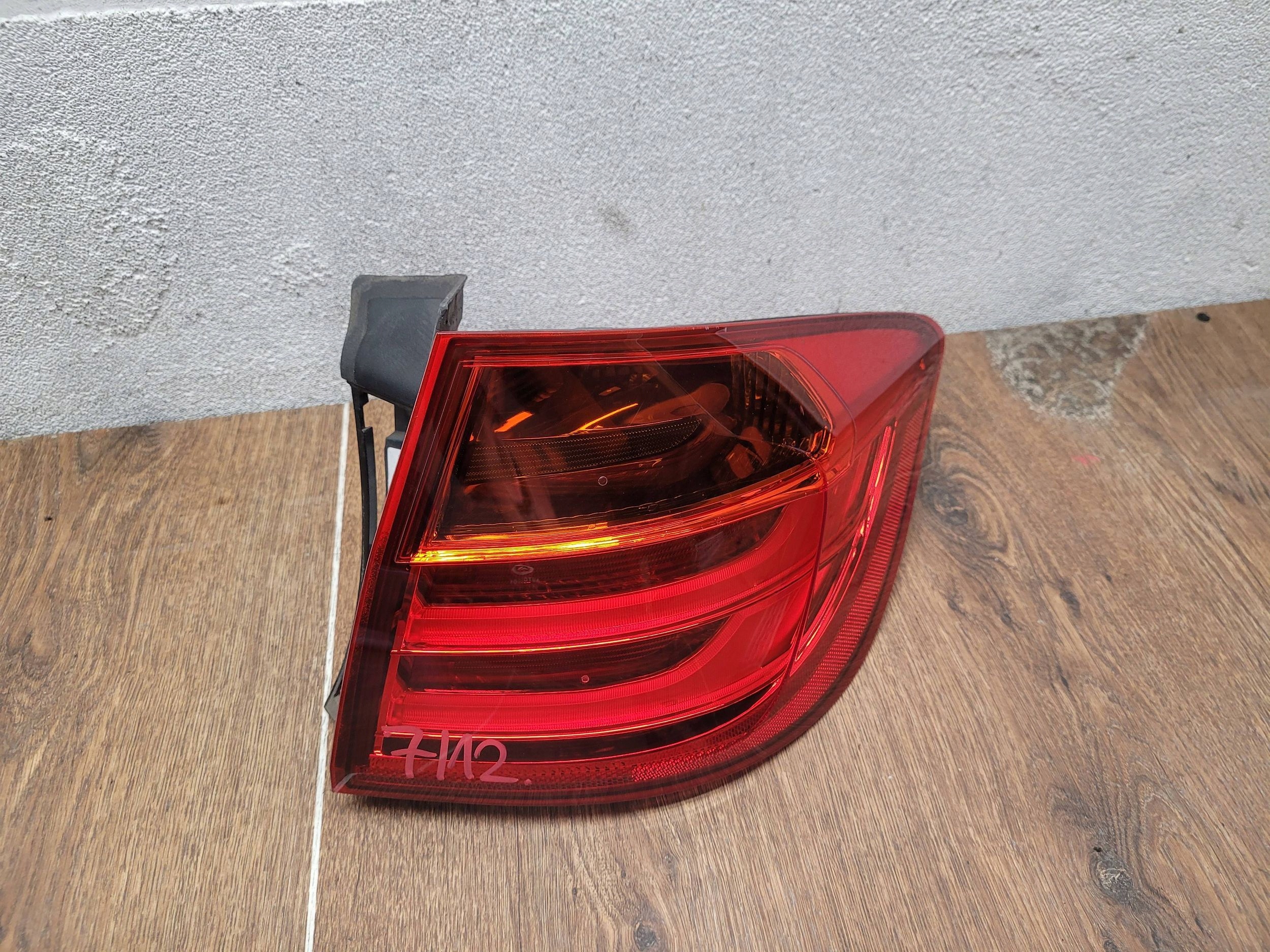 BMW 3 F31 7429728 PRAVÉ ZADNÉ SVETLO
