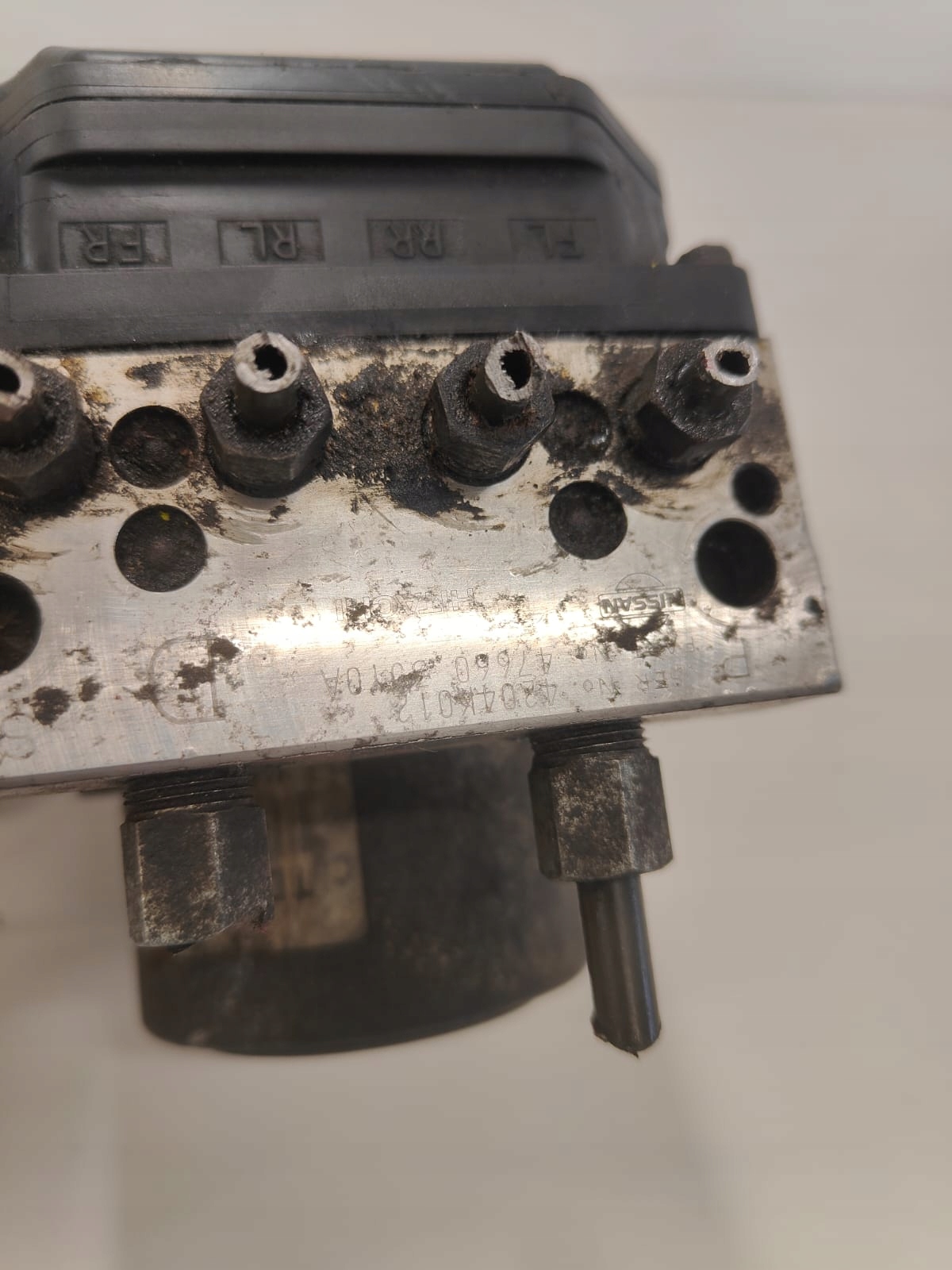 Nissan serena 47660-30y02 a9800b51 KOCKA ABS