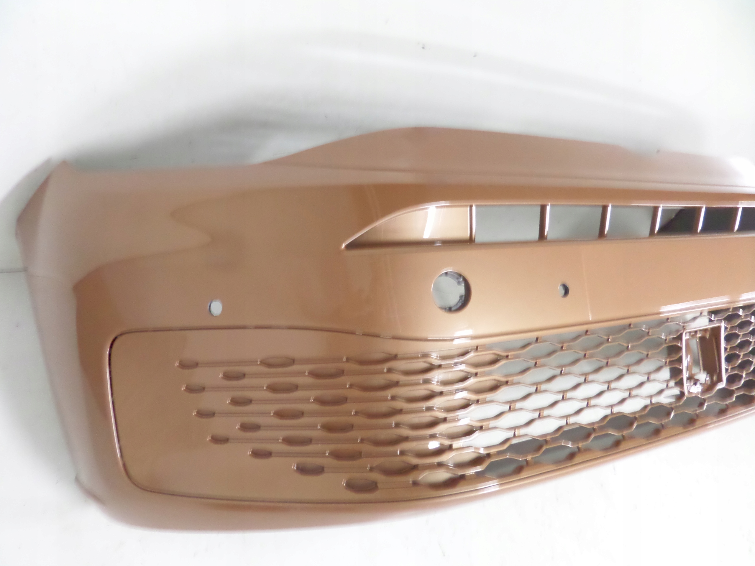 PREDNÝ NÁRAZNÍK VW CADDY V 2K7 20-