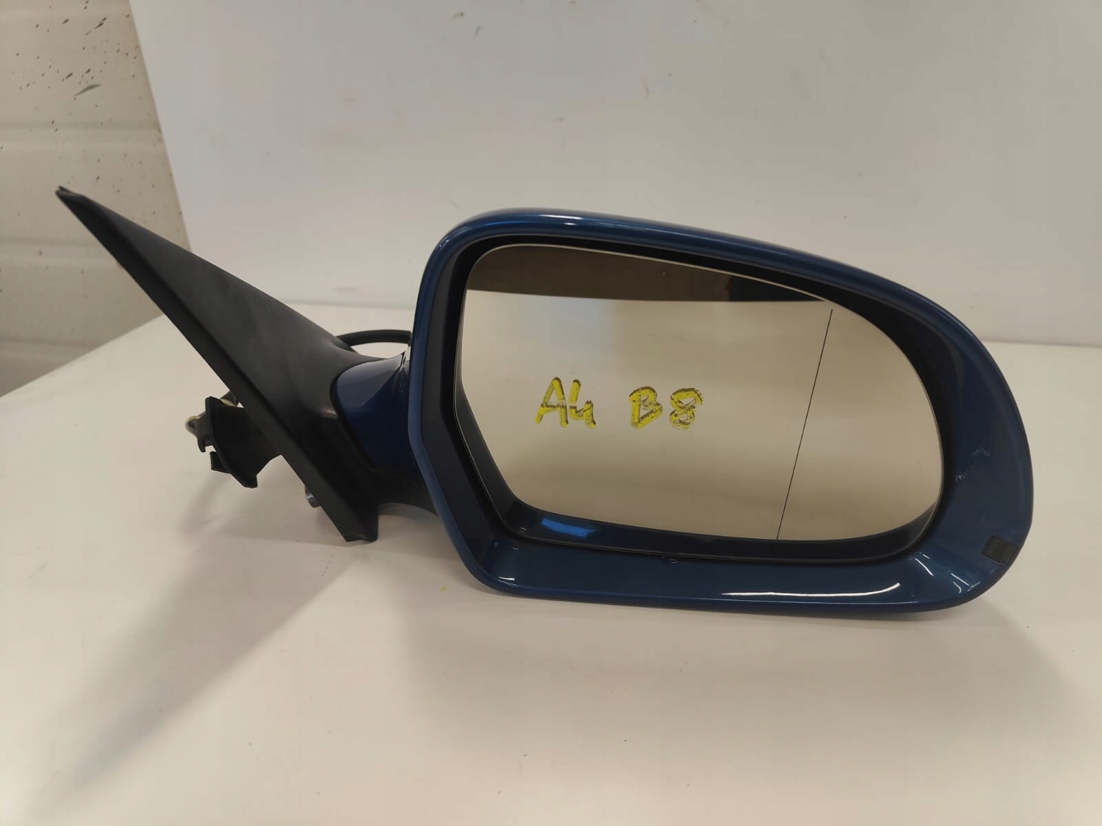 Audi a4 b8 08-11 PRAVE ZRKADLO 6 pin