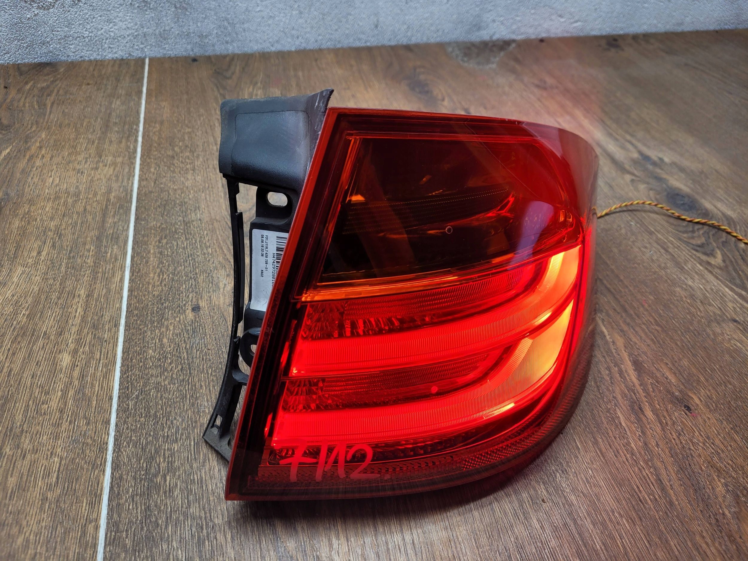 BMW 3 F31 7429728 PRAVÉ ZADNÉ SVETLO
