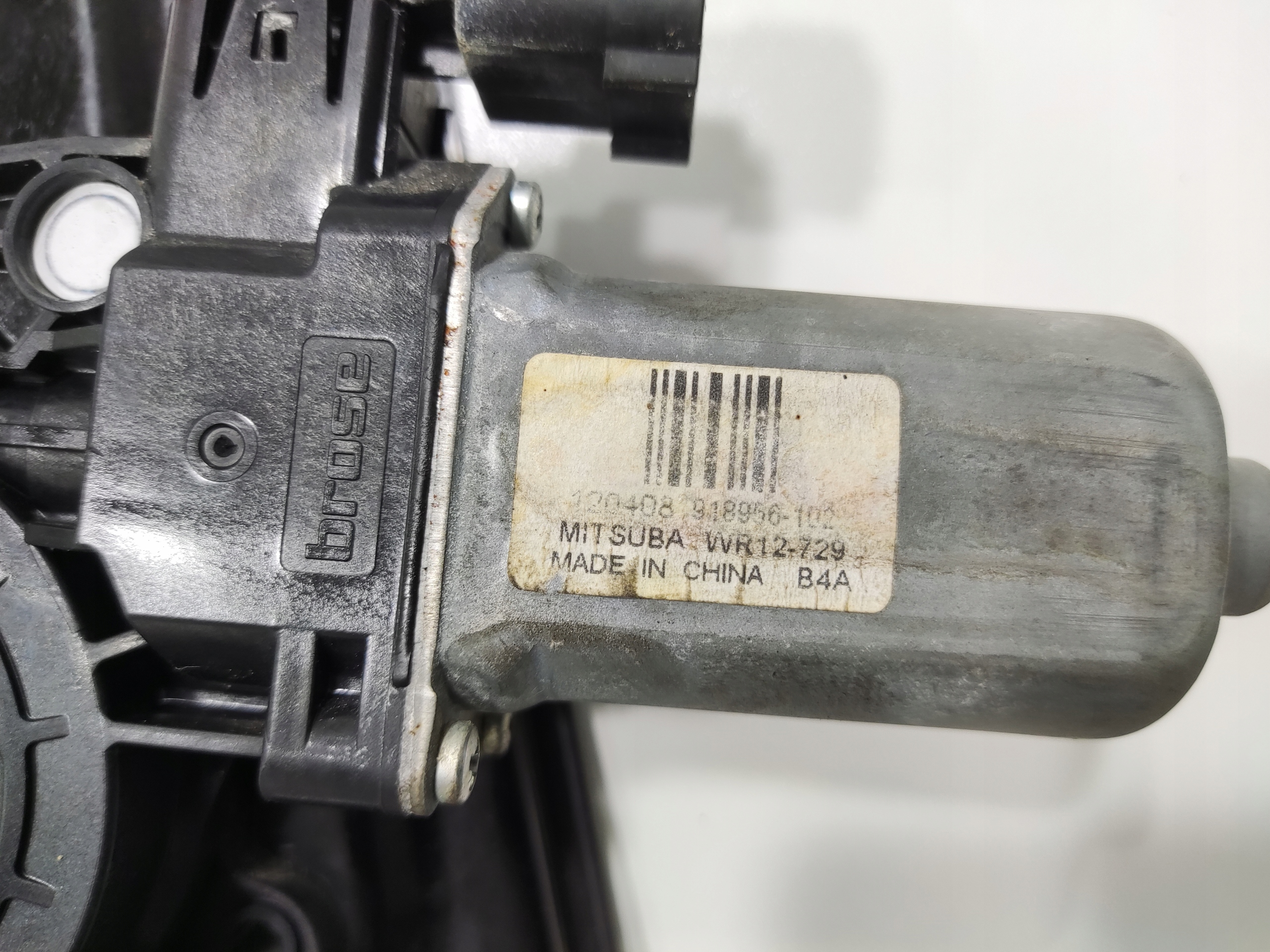 ĽAVÝ PREDNÝ MECHANIZMUS SŤAHOVANIA OKNA EVOQUE I BJ3223201AE 2011-2015