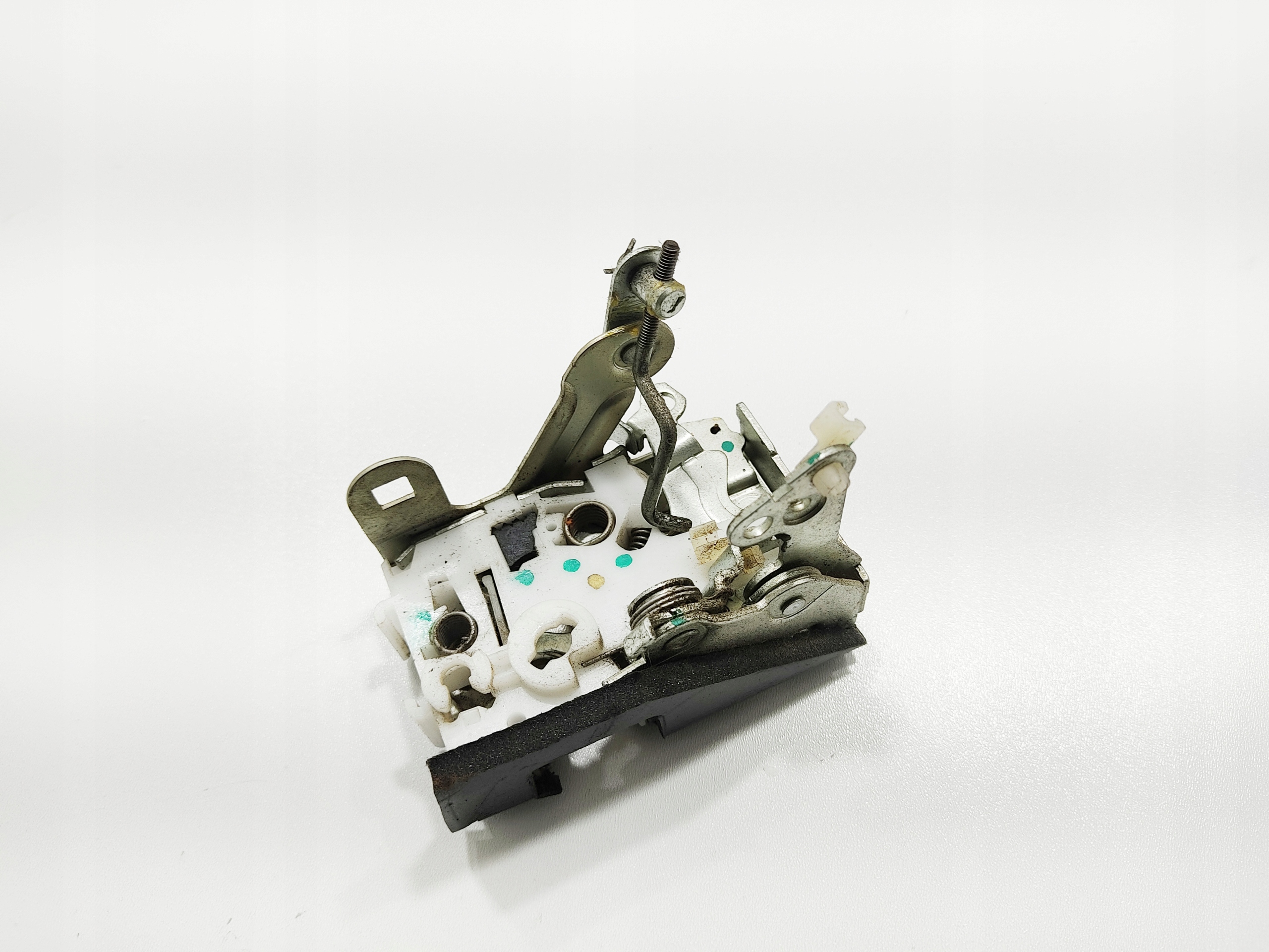 ZAMOK PRAVYCH ZADNYCH DVERI LAND ROVER DEFENDER 1999-2014 EUROPA