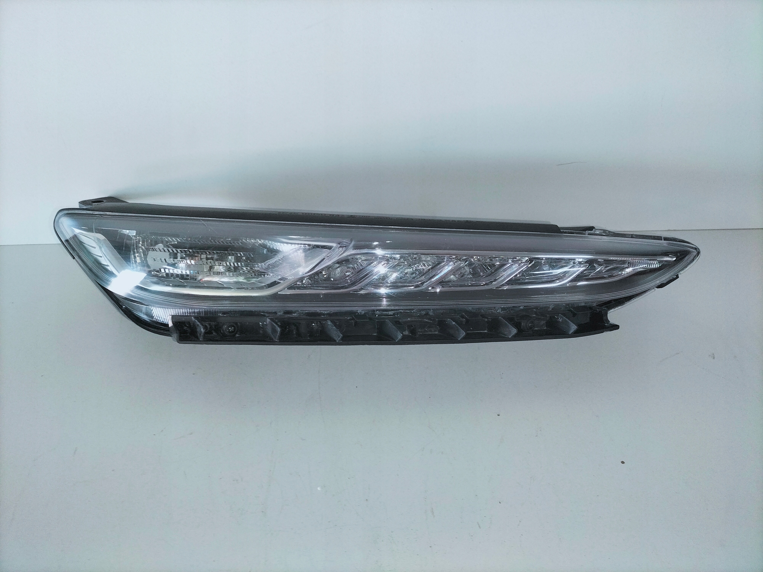 PREDNÉ SVETLO LED PRAVA HYUNDAI KONA 17-
