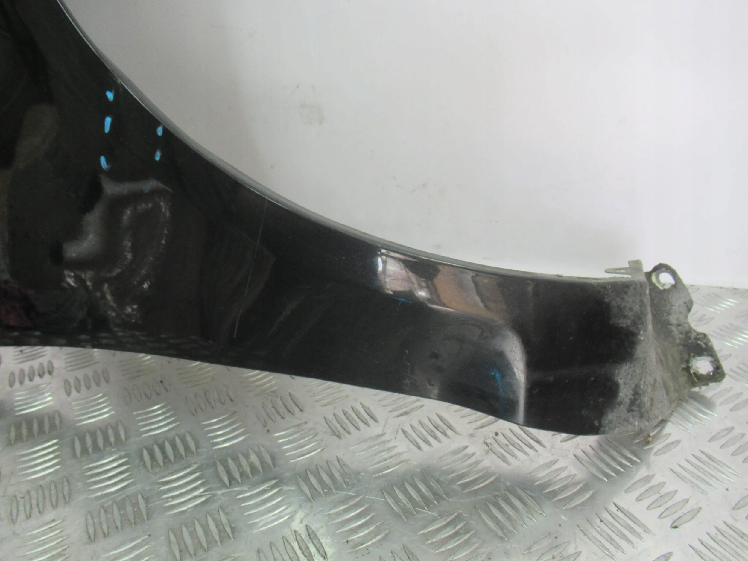 BLATNIK PREDNÝ PRAVY OPEL CORSA D