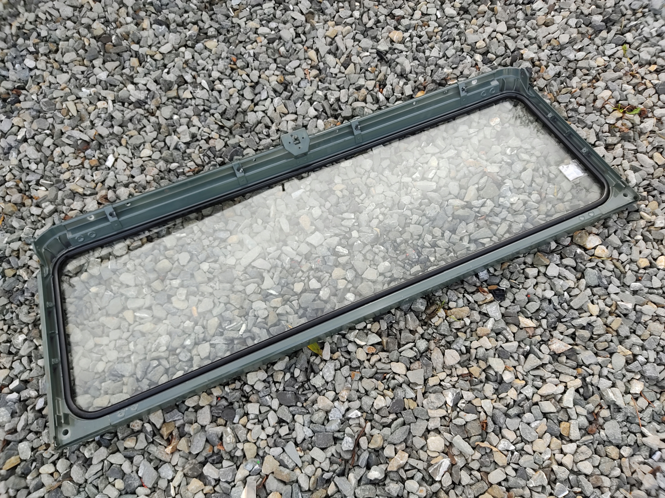 RÁMIK ČELNÉHO SKLA LAND ROVER DEFENDER 1999-14