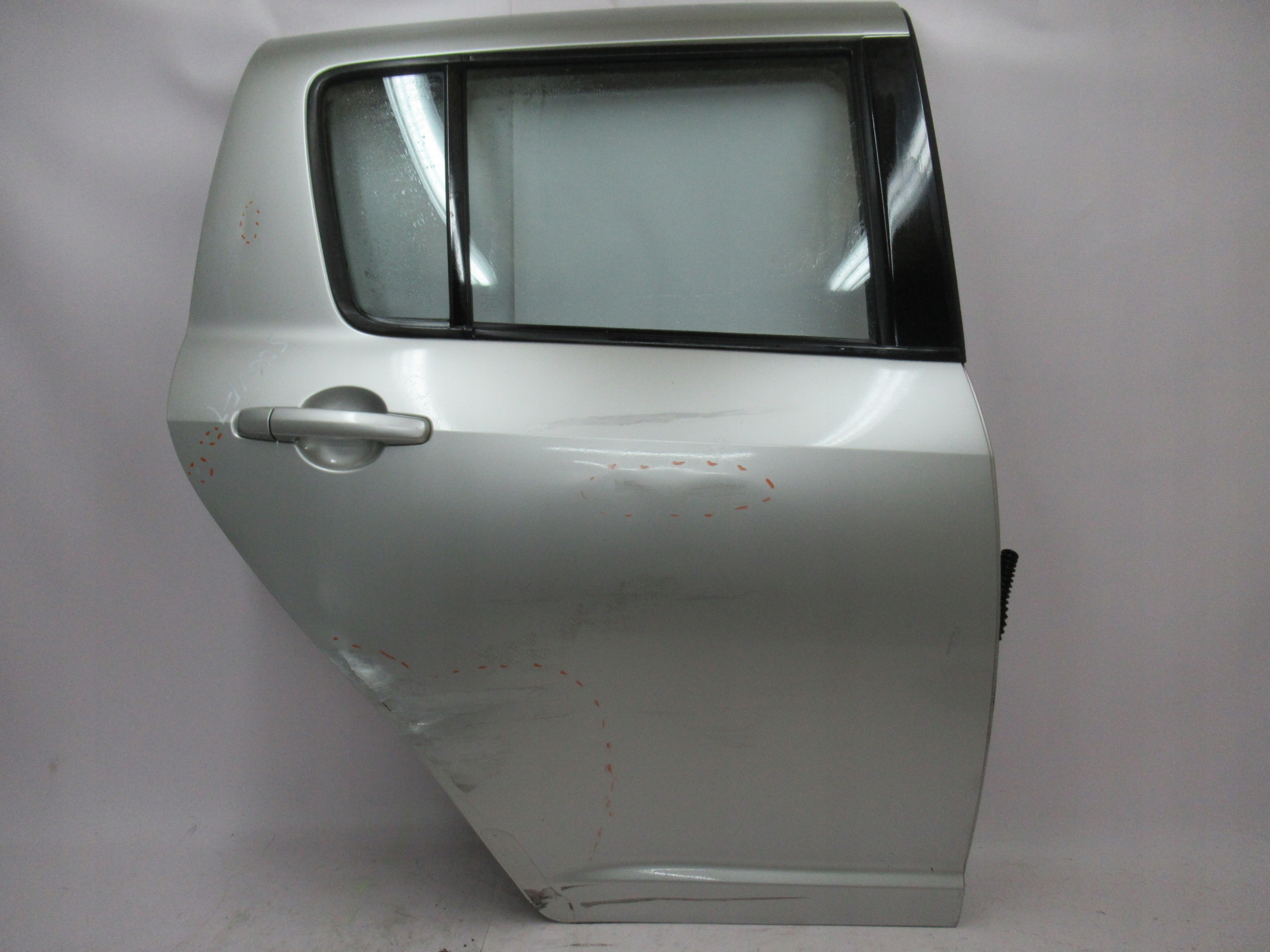 PRAVÉ ZADNÉ DVERE SUZUKI SWIFT MK6