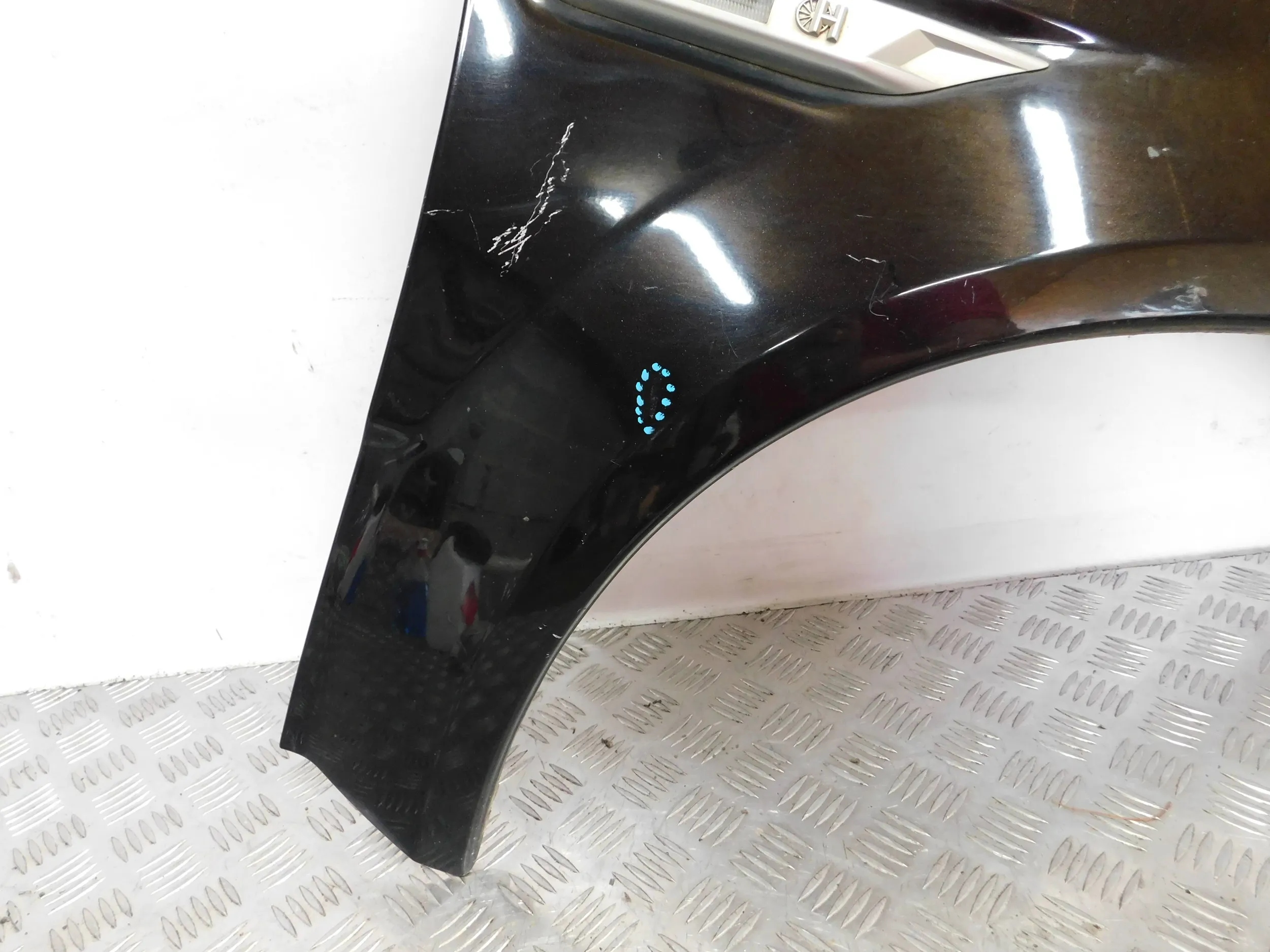 BLATNIK PREDNÝ PRAVY OPEL TIGRA B