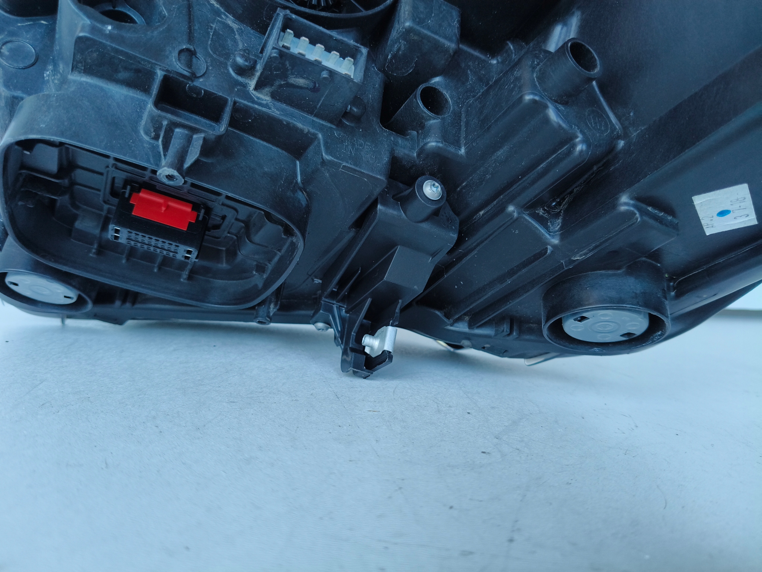 PRAVE PREDNE SVETLO OPEL CROSSLAND X 16- FULL LED