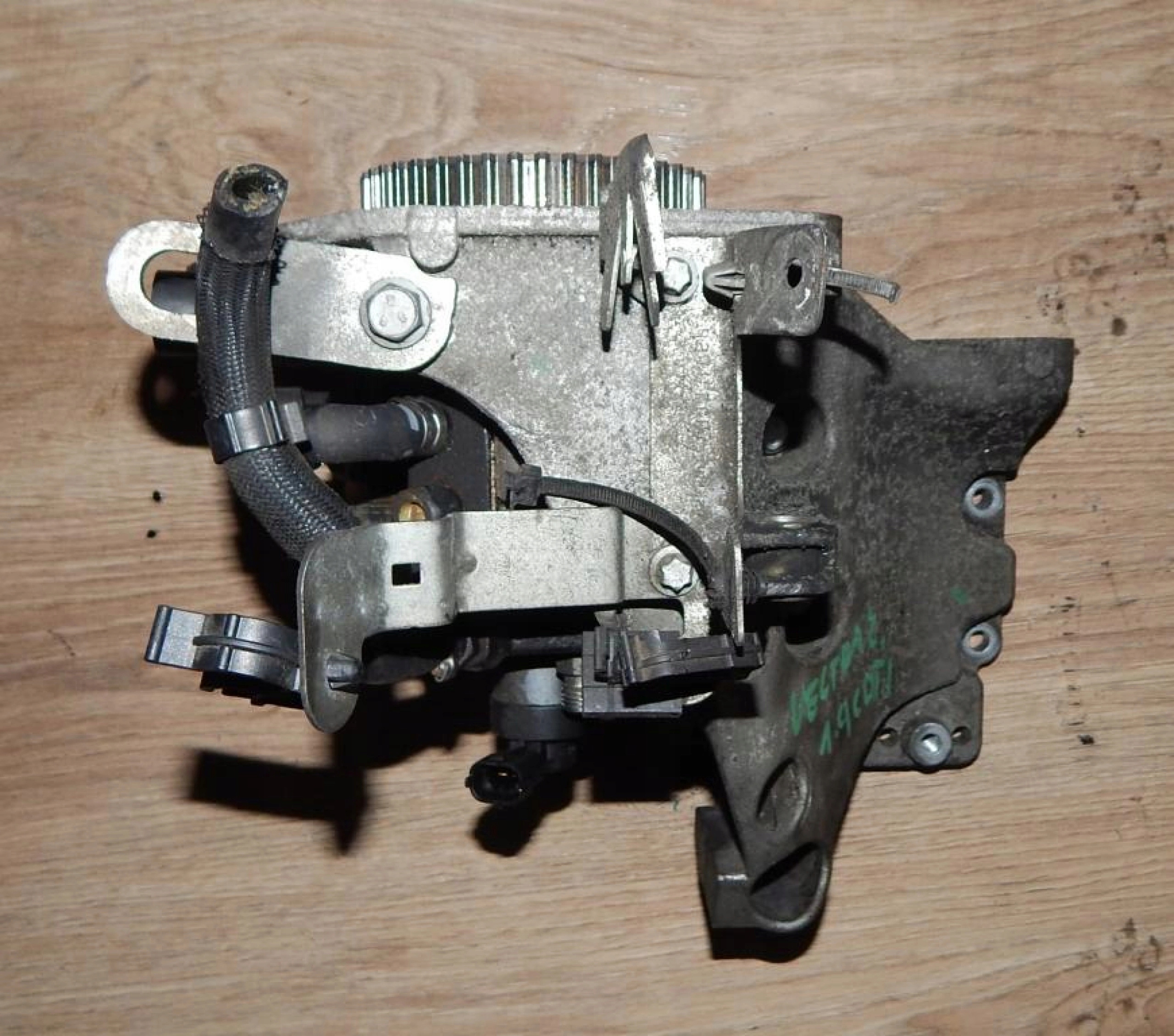 VSTREKOVACIE ČERPADLO Vectra C 1.9 cdti 0445010128