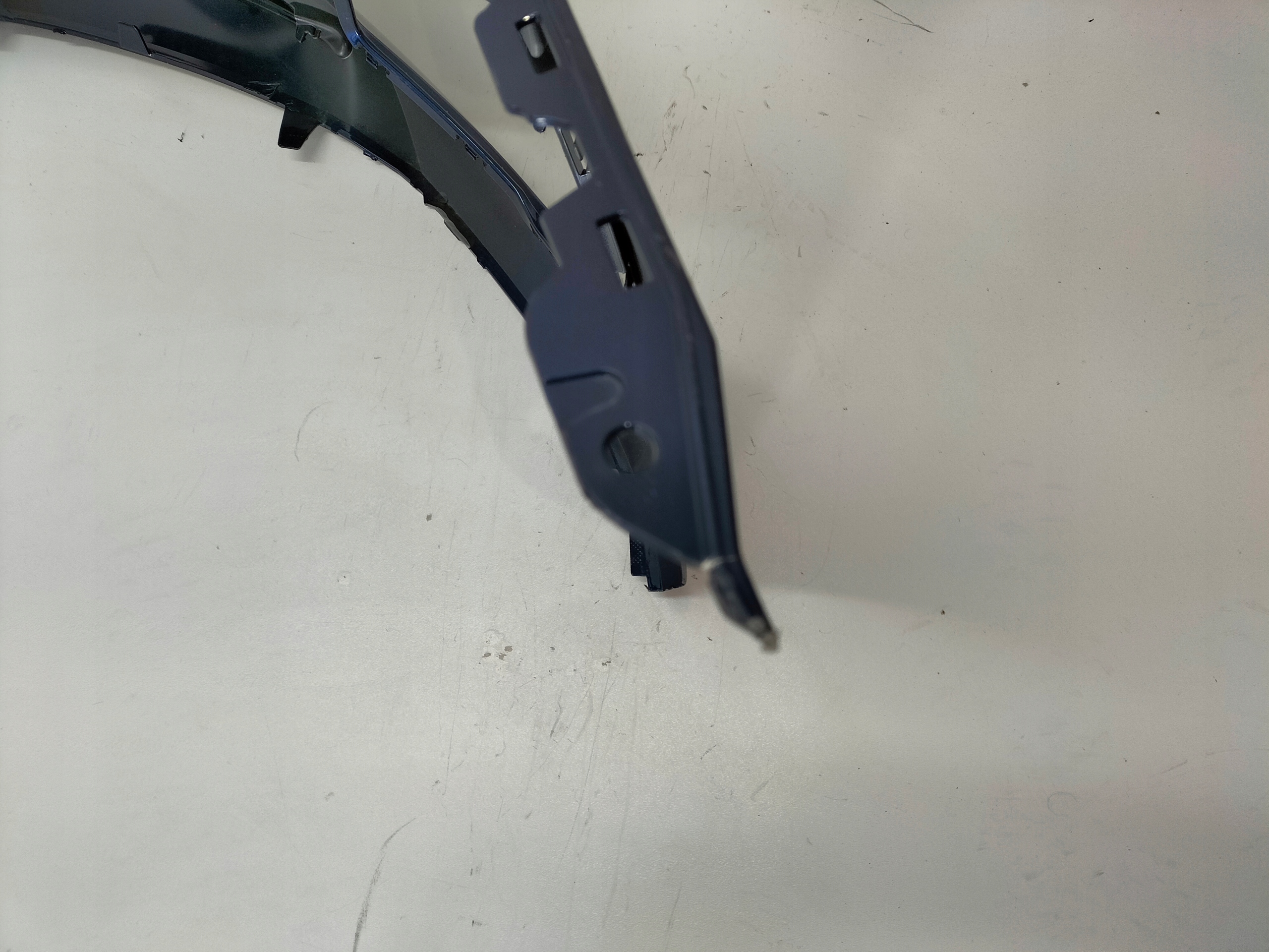 PREDNÝ NÁRAZNÍK AUDI A3 8Y 20-