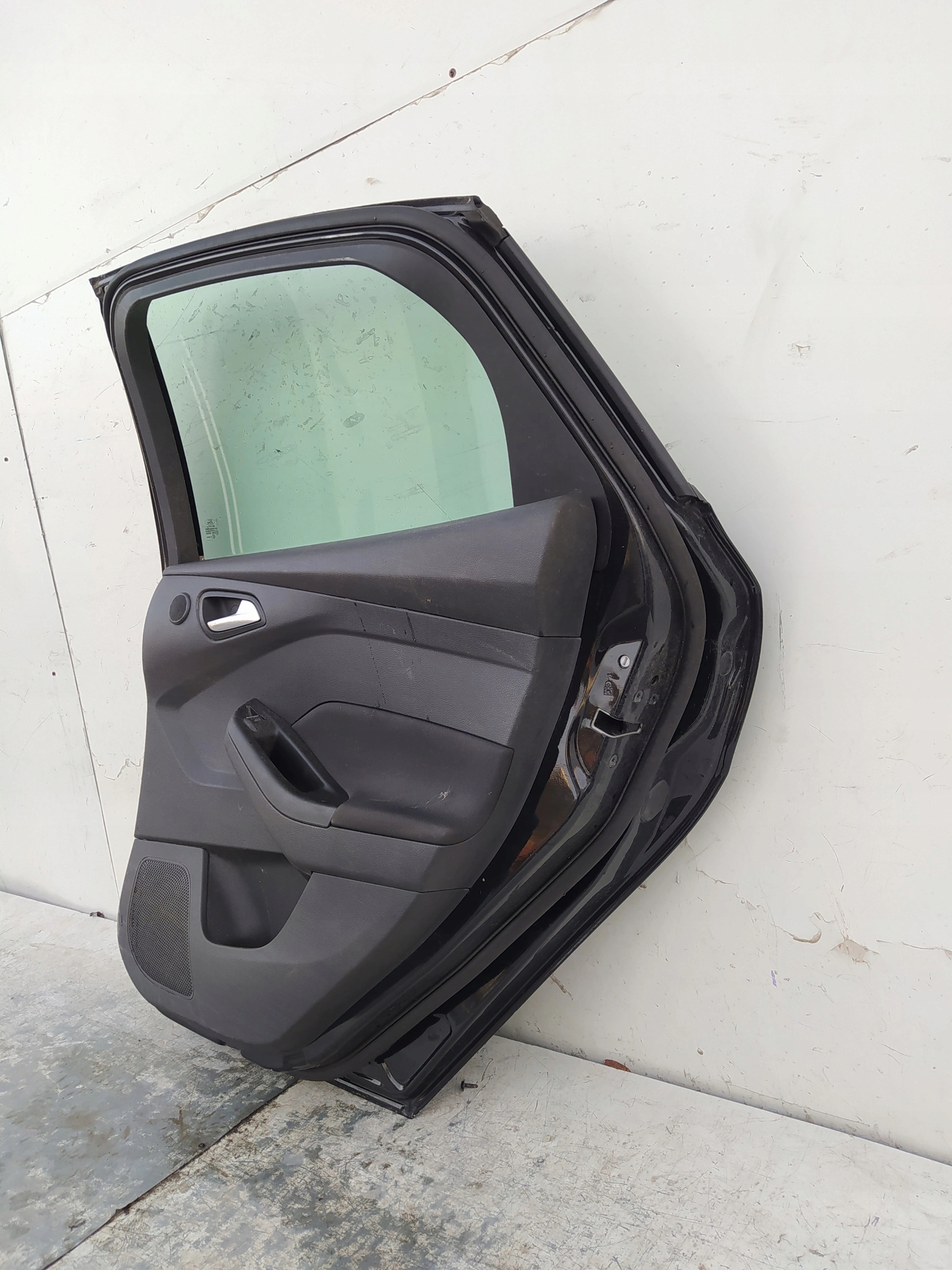 FORD FOCUS MK3 HB PRAVE ZADNE DVERE