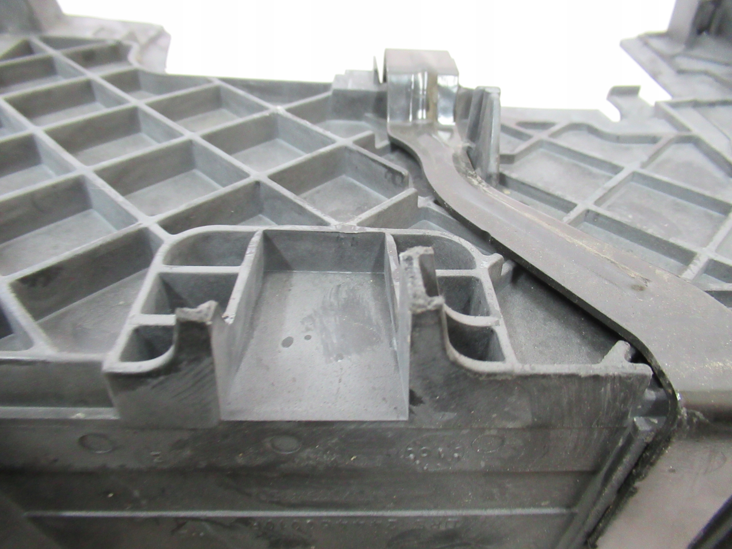 DRZIAK AUTOBATERIE 244460010R MEGANE III 08-