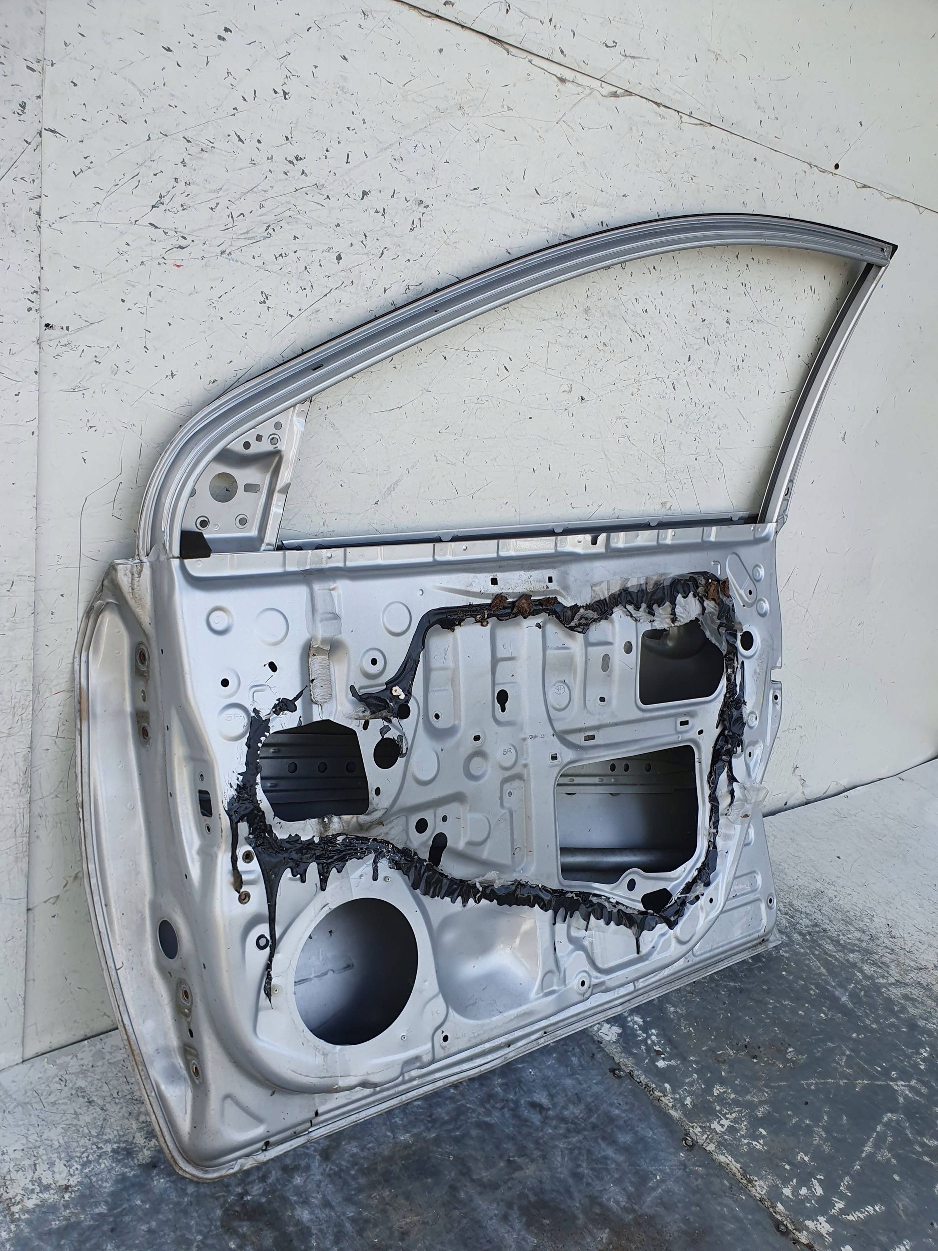 Toyota Auris II 2 E18 PRAVE PREDNE DVERE