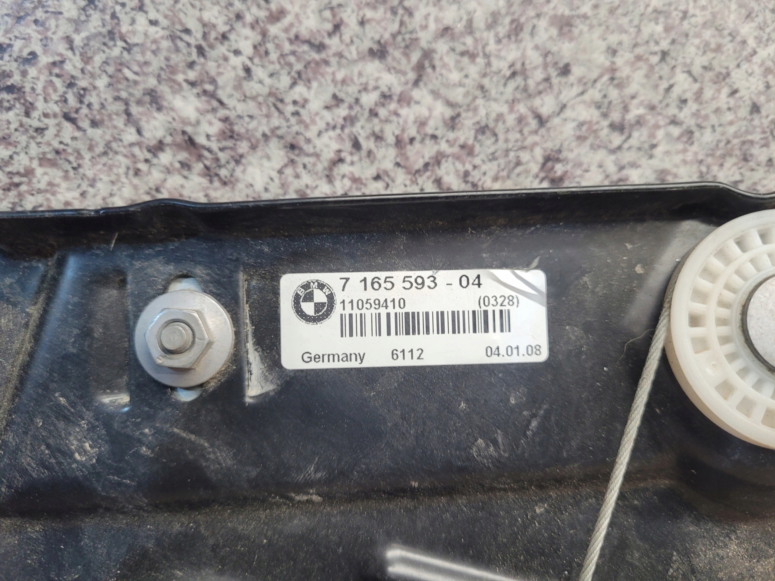 BMW 1 E88 cabrio ĽAVÉ ZADNÉ SŤAHOVANIE OKNA 7165593