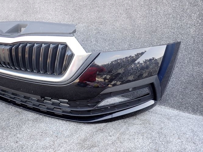 SKODA OCTAVIA IV 19- PREDNÝ NÁRAZNÍK