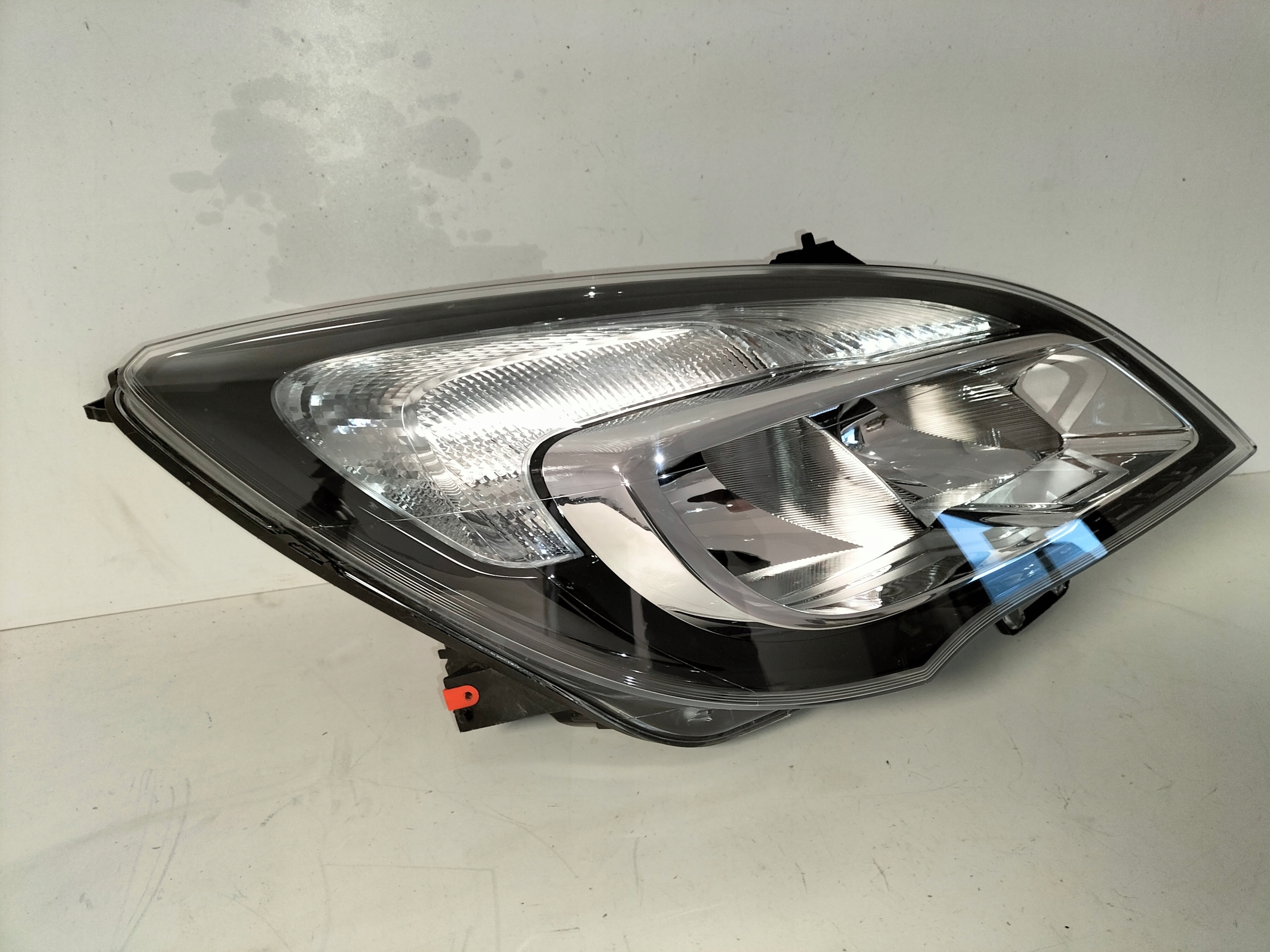 PRAVE PREDNE SVETLO OPEL MERIVA B LIFT 14-