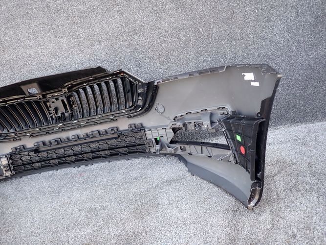 SKODA OCTAVIA IV 19- PREDNÝ NÁRAZNÍK