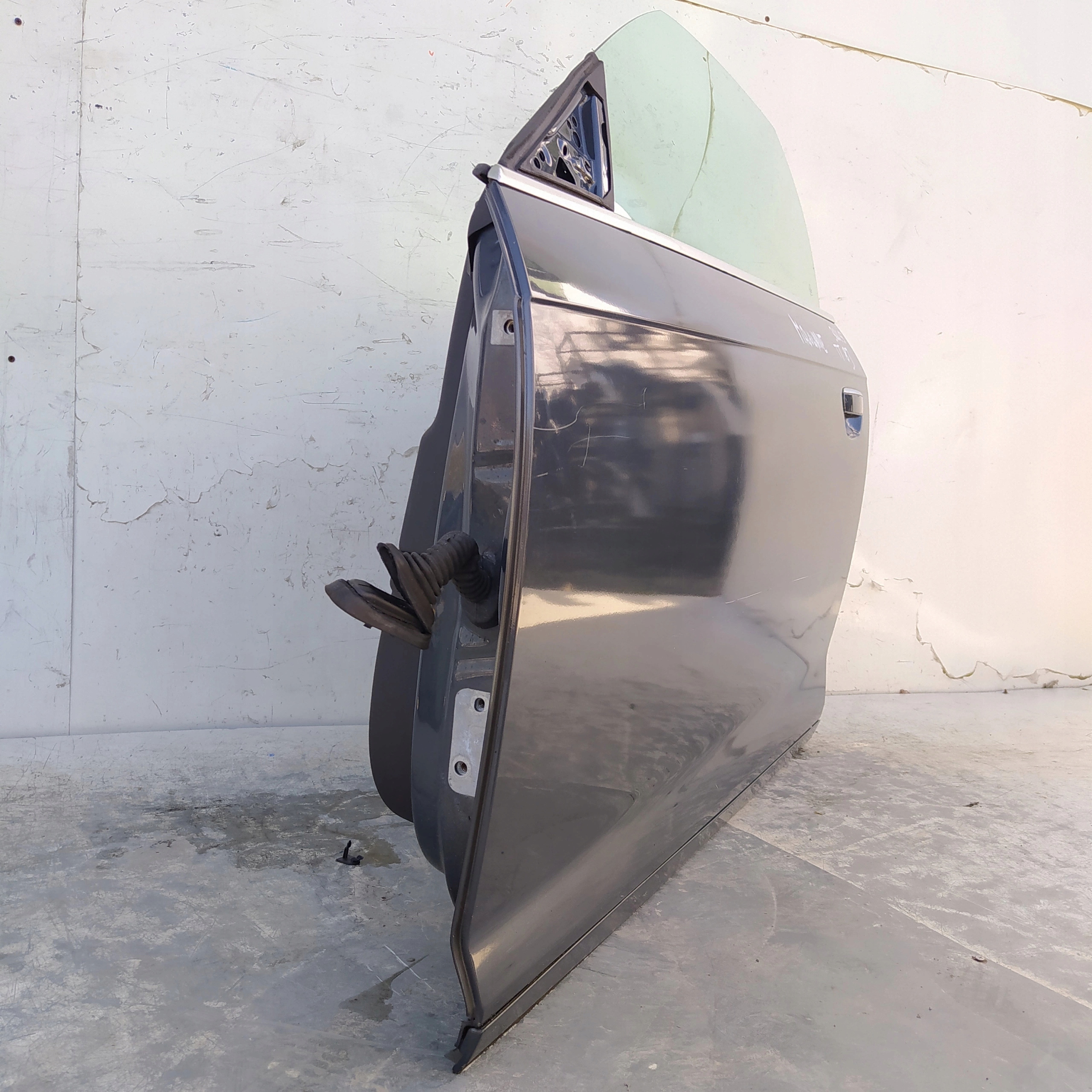 AUDI A3 8P CABRIO LAVE PREDNE DVERE