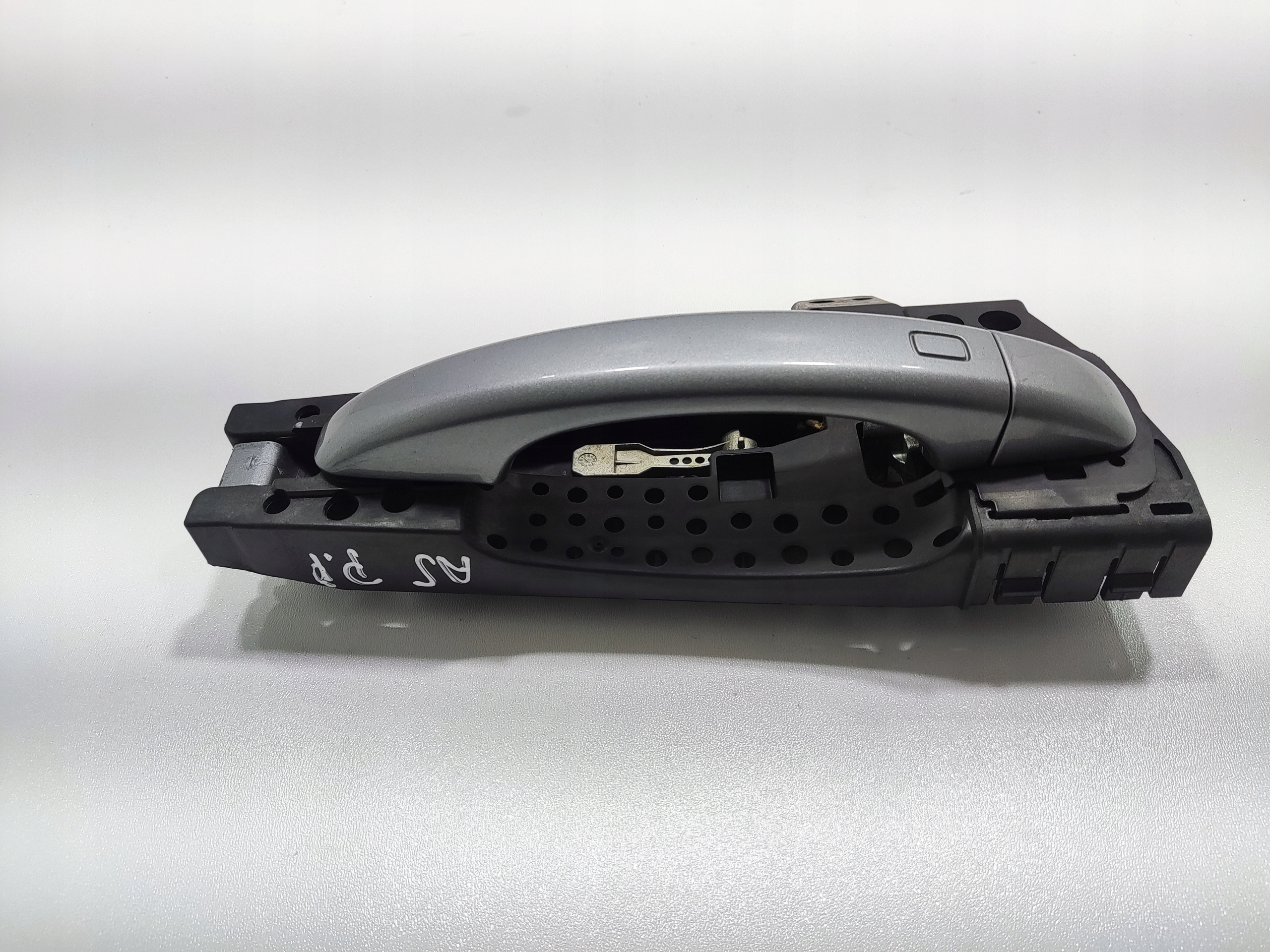 KLUCKA DVERE PRAVÝ PRAVA PREDNA AUDI A5 I 8T 2007-2011 8T0837886A