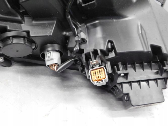 MITSUBISHI ASX FULL LED 19- LAVE PREDNE SVETLO