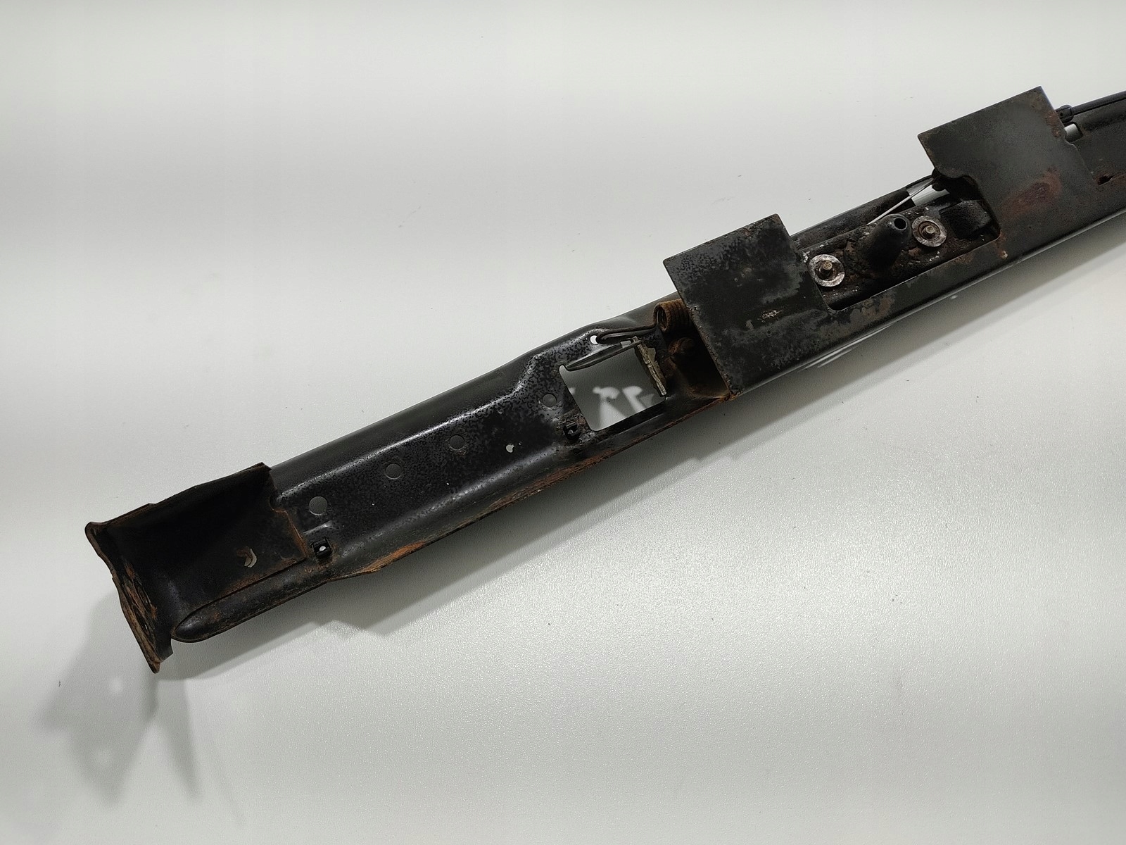 PREDNÉ ČELO VÝSTUHA LAND ROVER DEFENDER 2007-2014