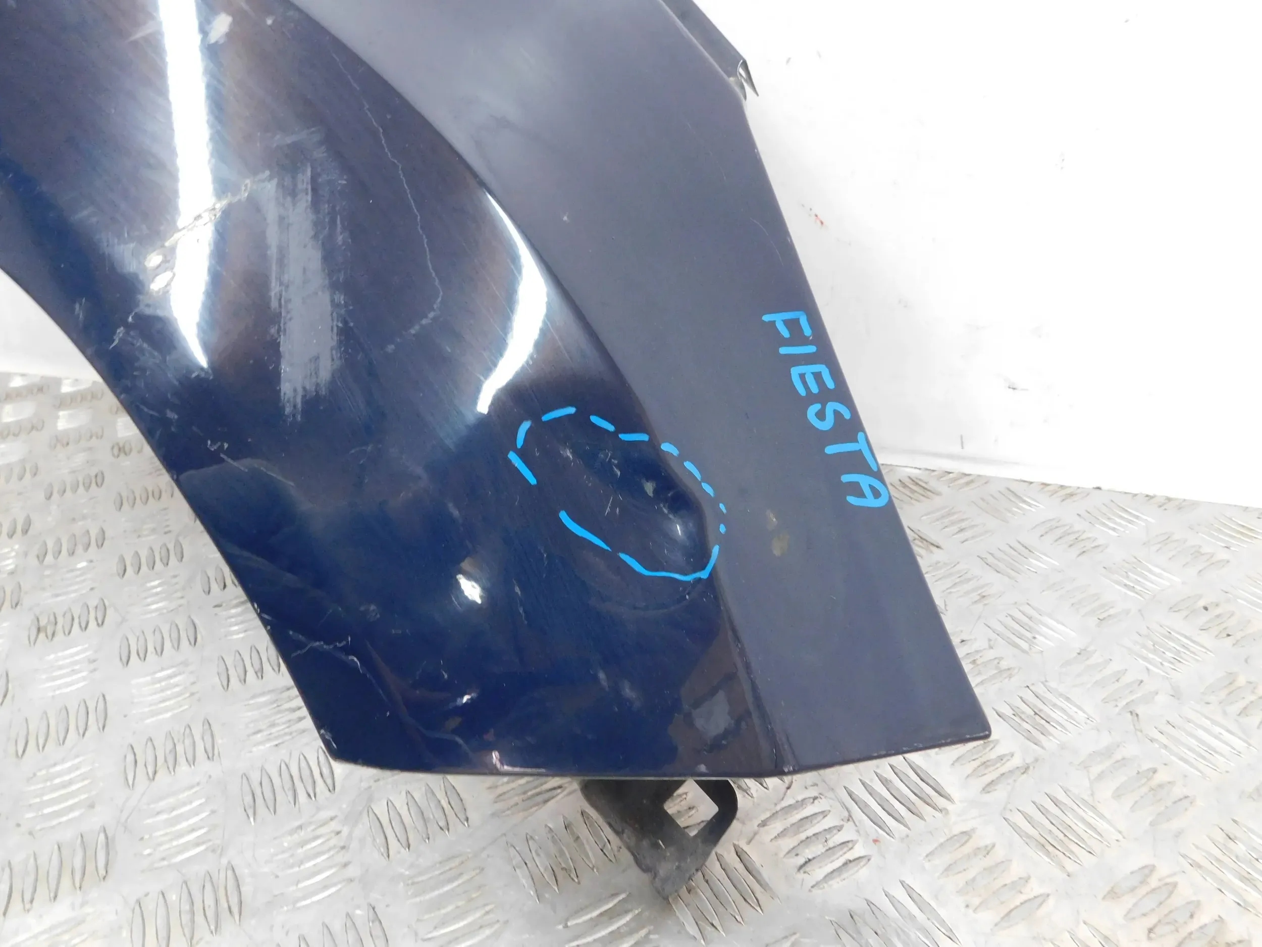 BLATNIK PREDNÝ PRAVY FORD FIESTA MK7 LIFT 12-