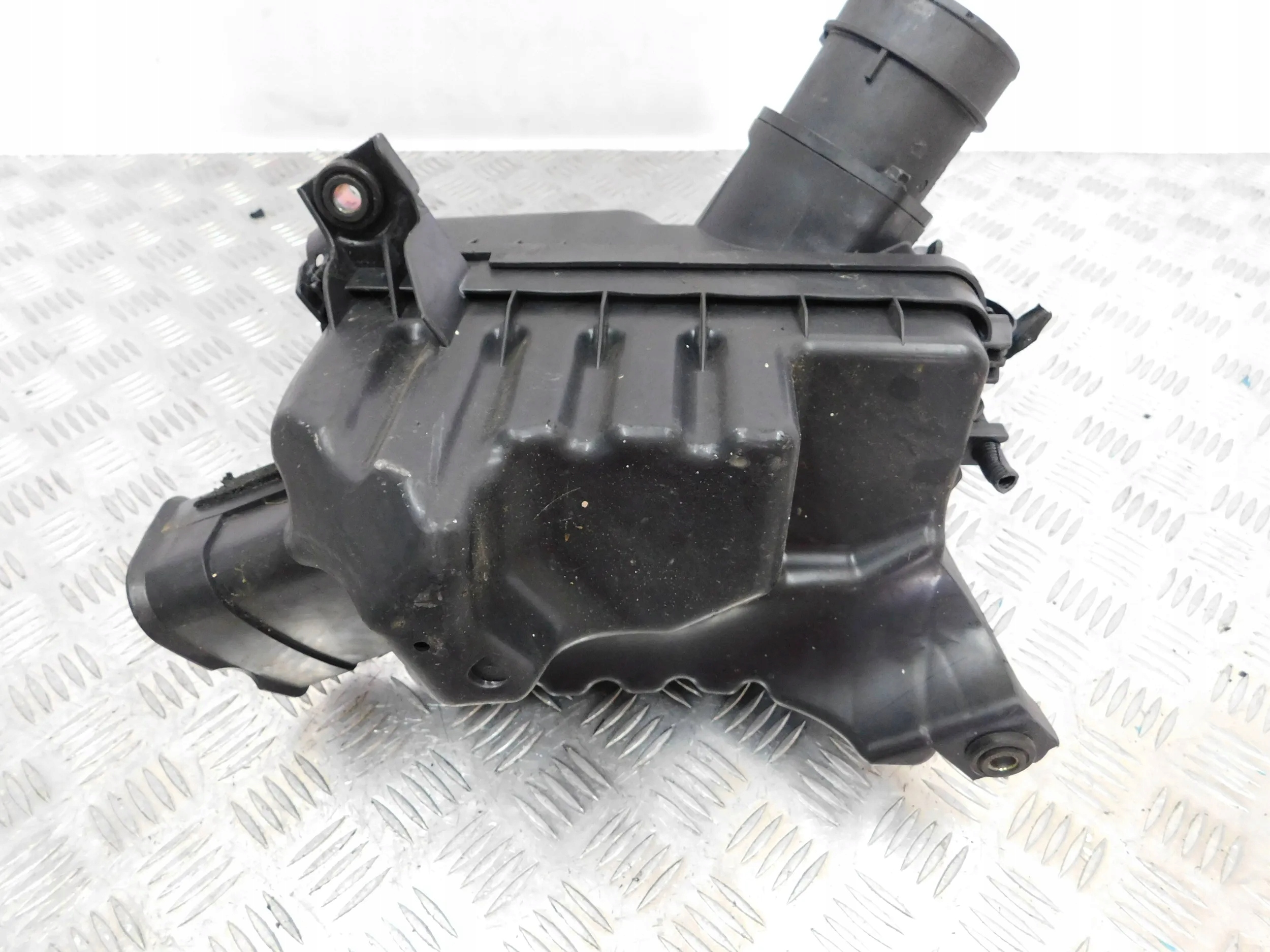 OBAL VZDUCHOVÉHO FILTERA KIA SPORTAGE II 2.0 CRDI