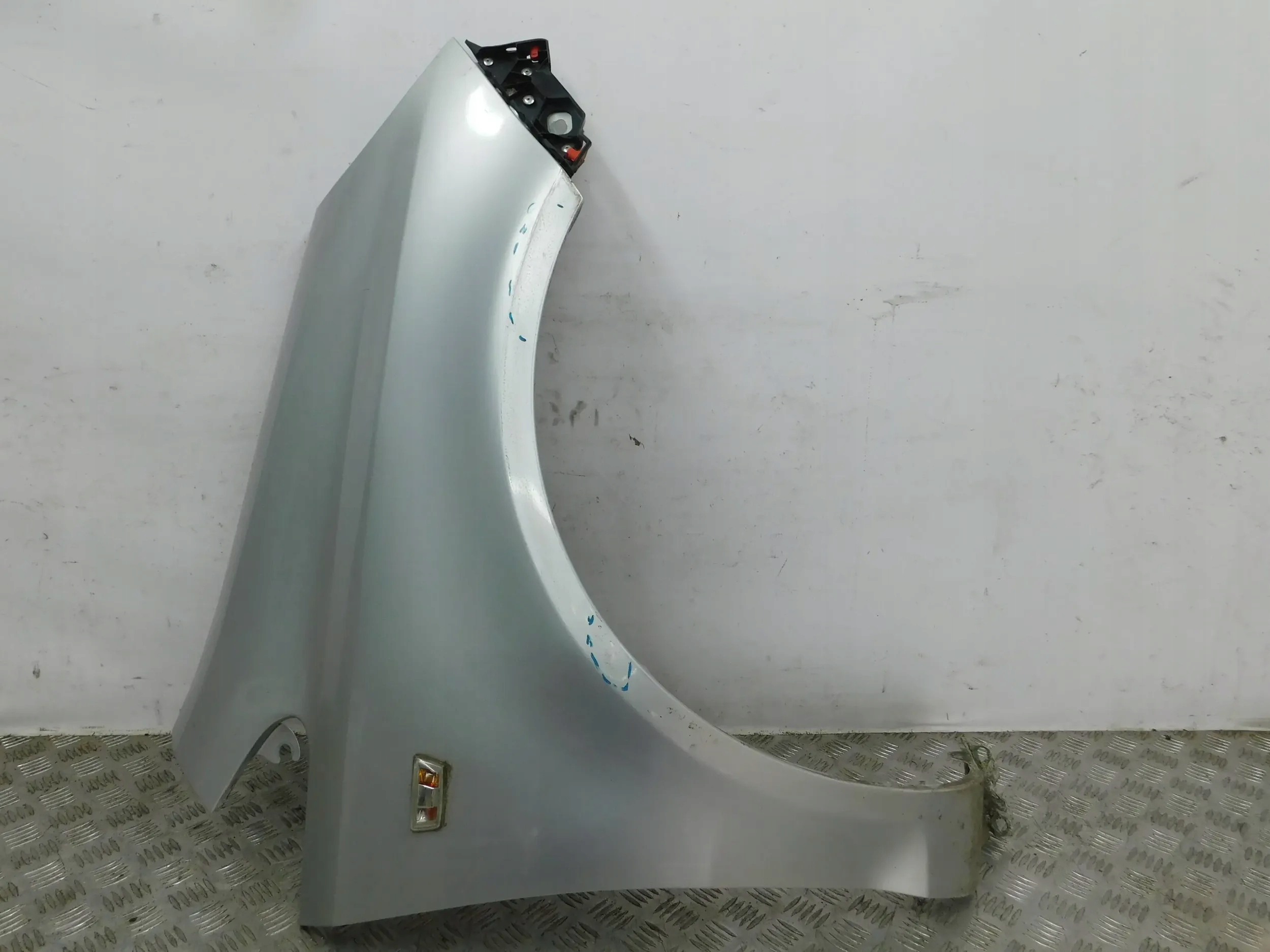 BLATNIK PREDNÝ PRAVY OPEL CORSA D