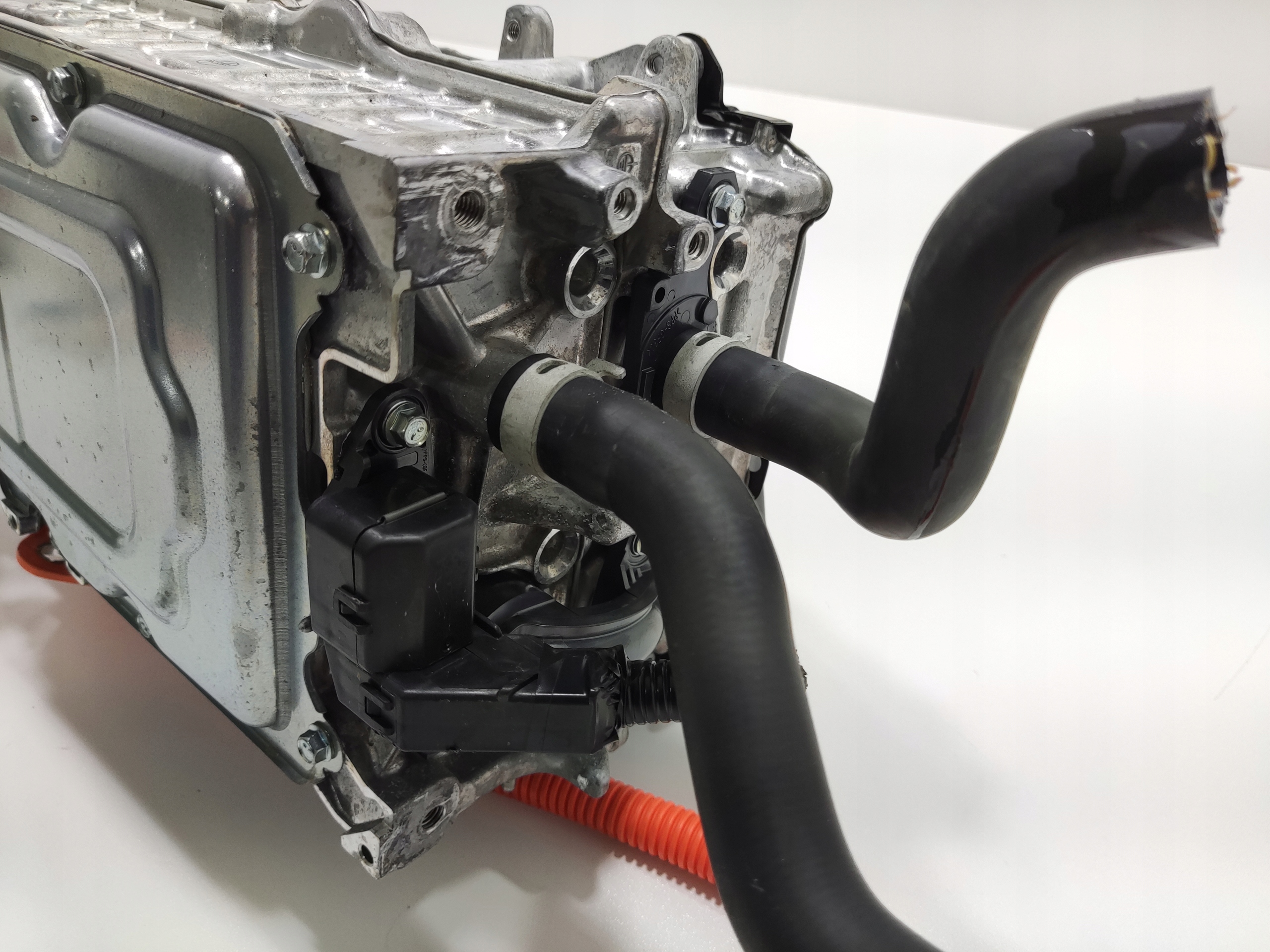 INVERTOR KONVERTOR TOYOTA YARIS CROSS 1.5 HYBRID 2020-2025 G9200-K2011
