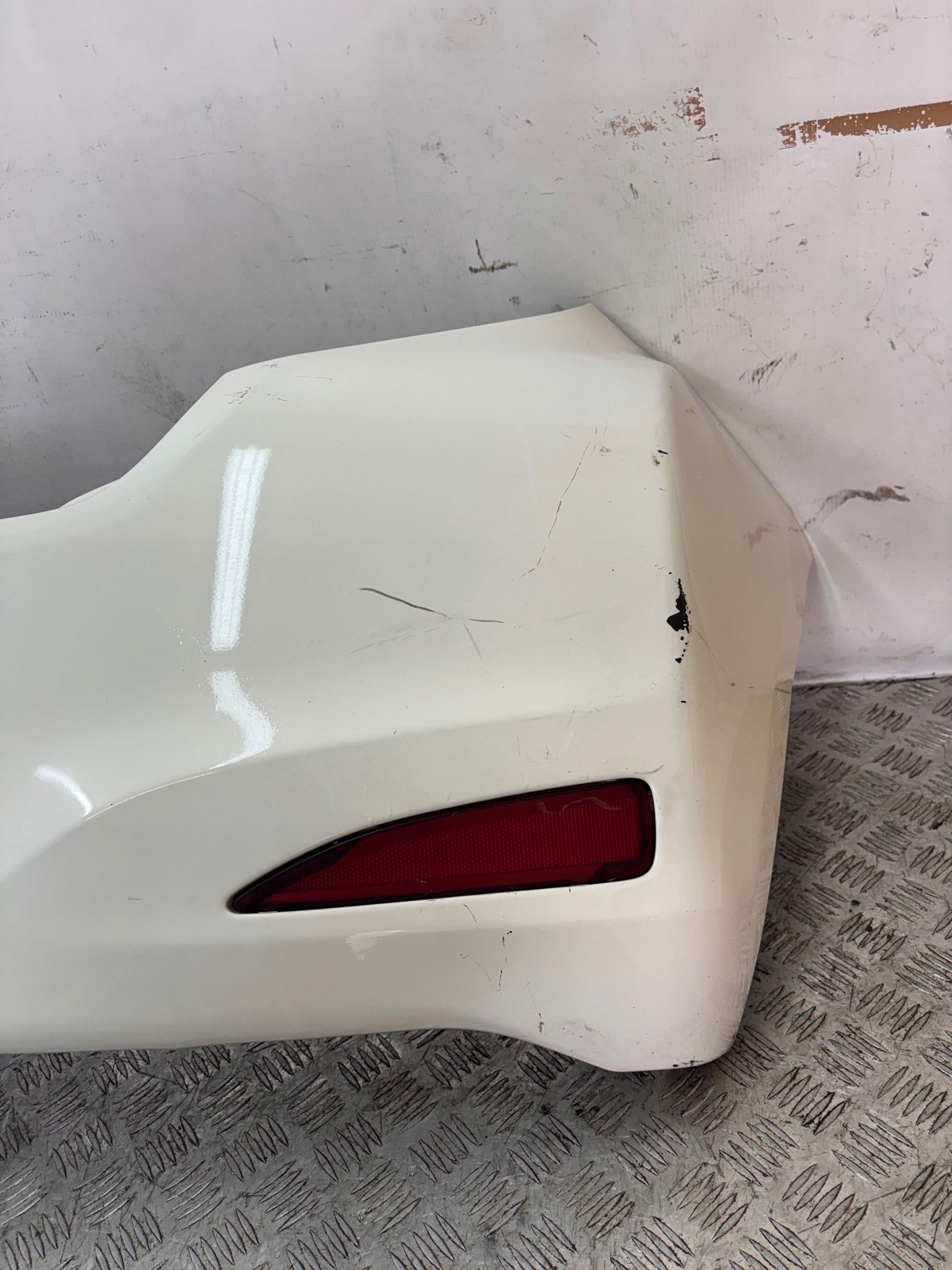 ZADNÝ NÁRAZNÍK TOYOTA YARIS III 3 11-