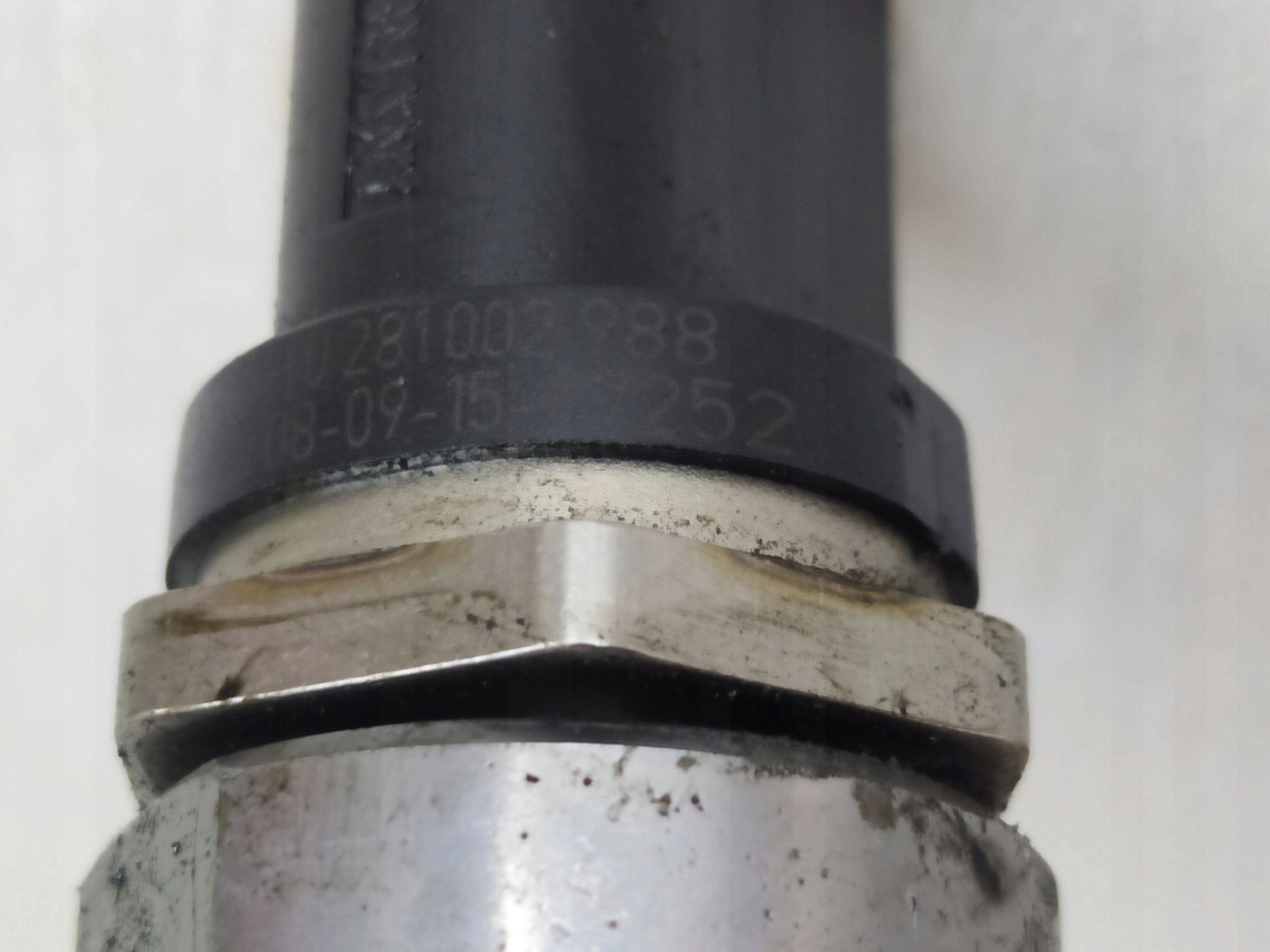 BMW E90 2.0D VSTREKOVACIA RAMPA 0445214183