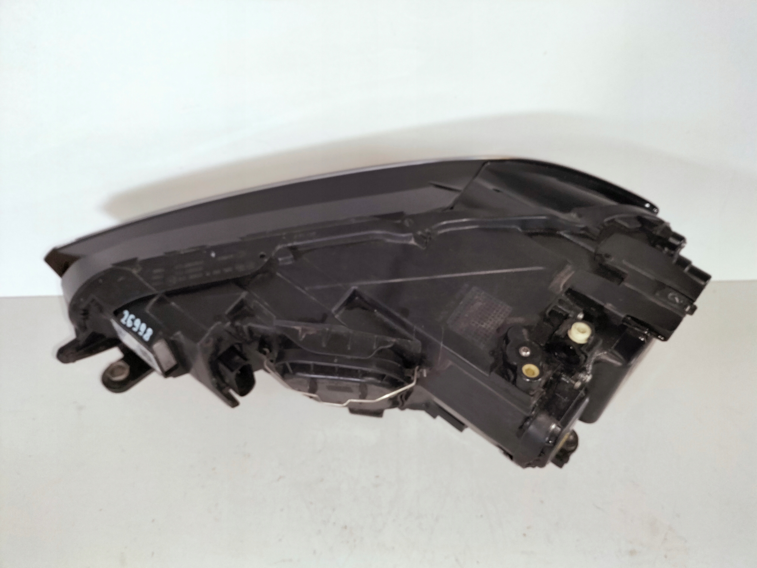 PRAVE PREDNE SVETLO VW GOLF VII SPORTSVAN 14-