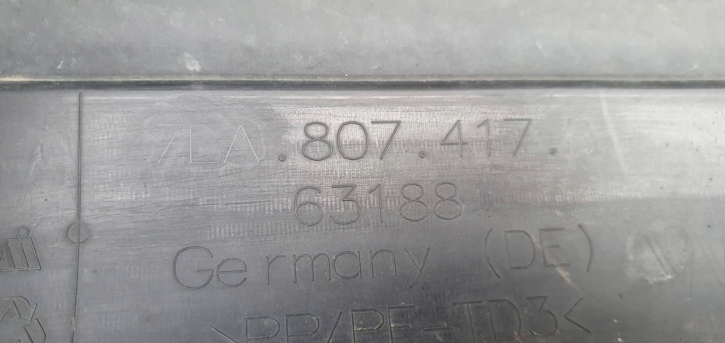 Vw Transporter T6 PDC 7EA807417B ZADNÝ NÁRAZNÍK