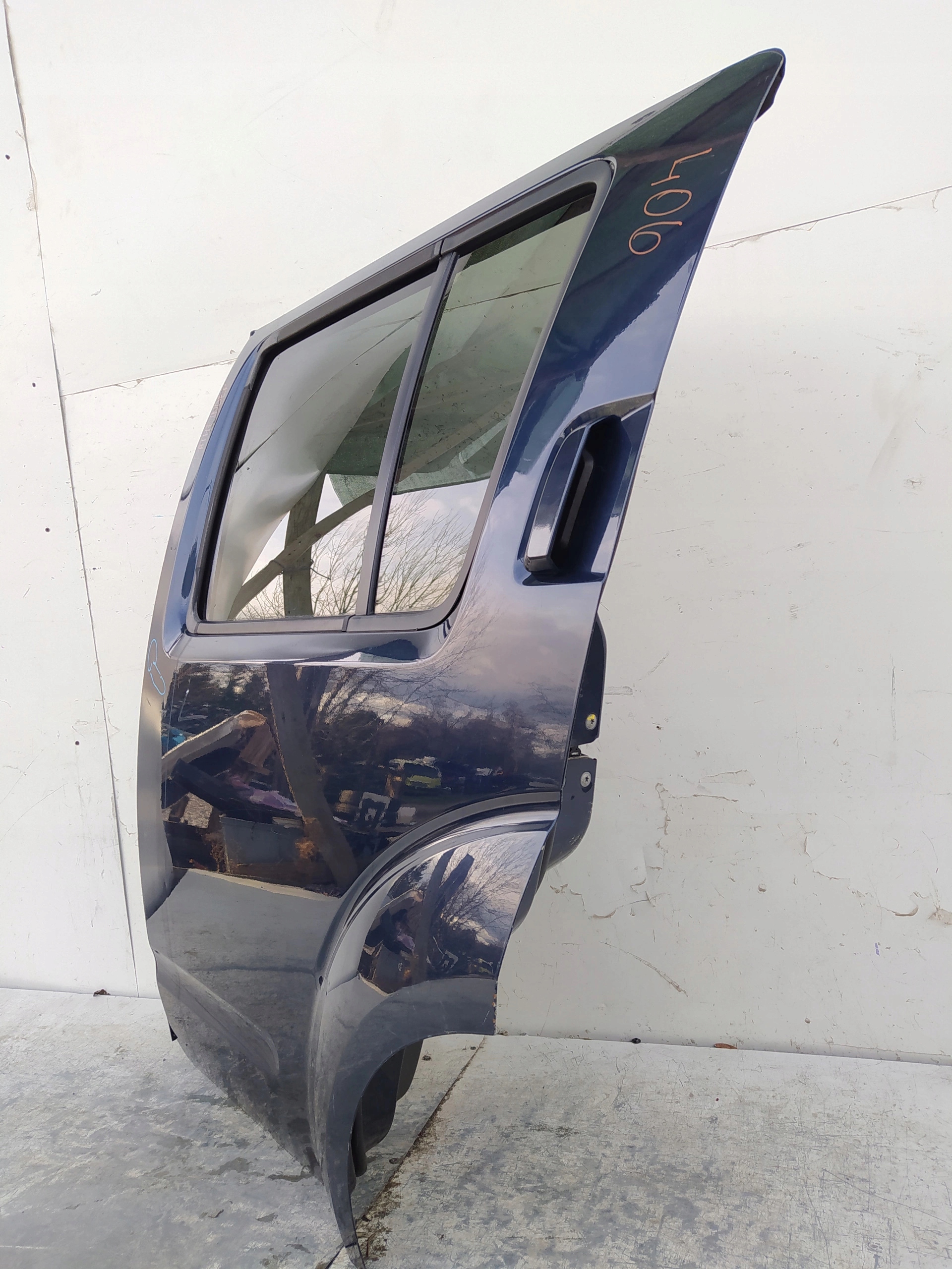 NISSAN PATHFINDER R51 LAVE ZADNE DVERE