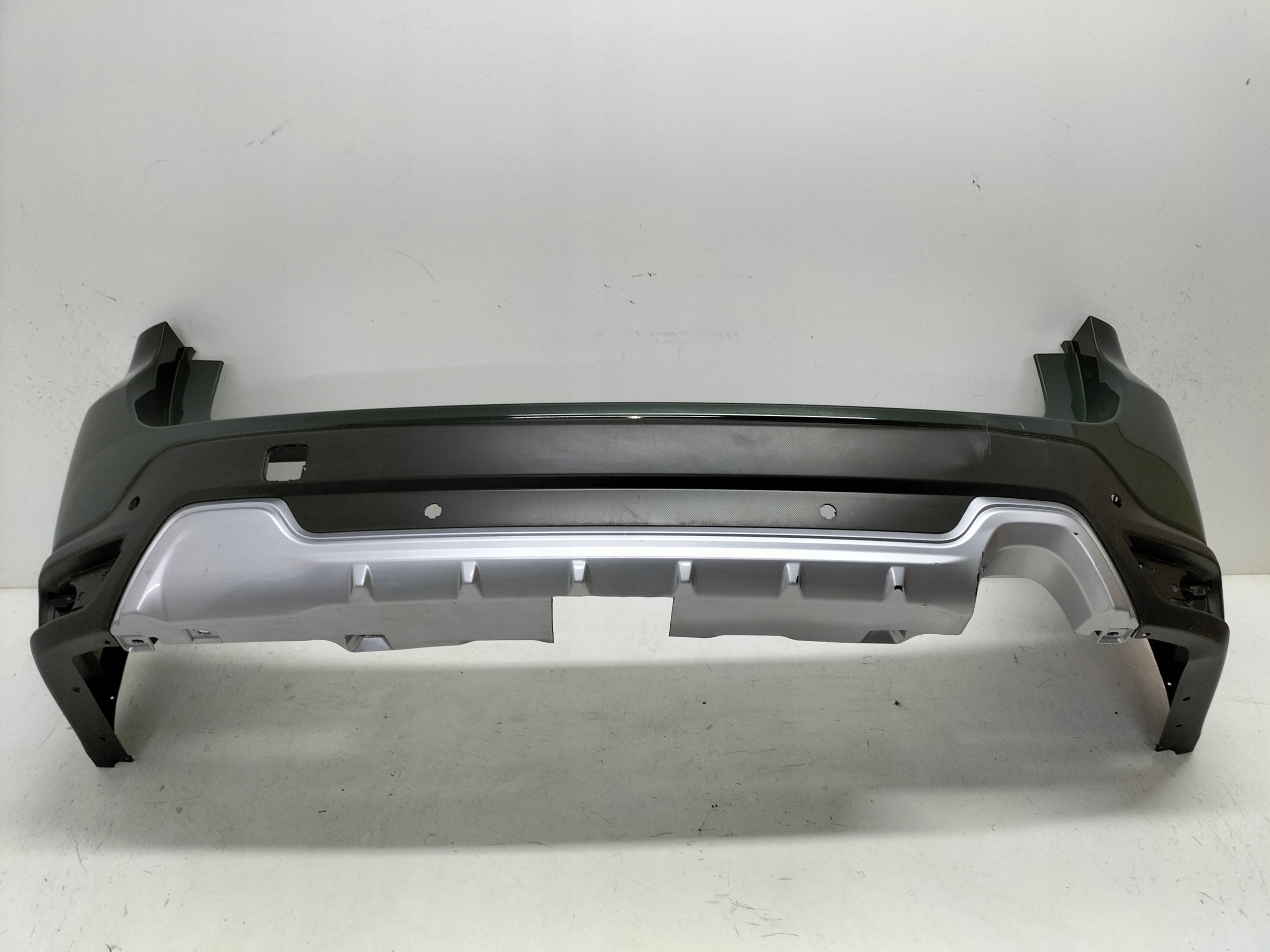 ZADNÝ NÁRAZNÍK SUBARU FORESTER 5 V 18-